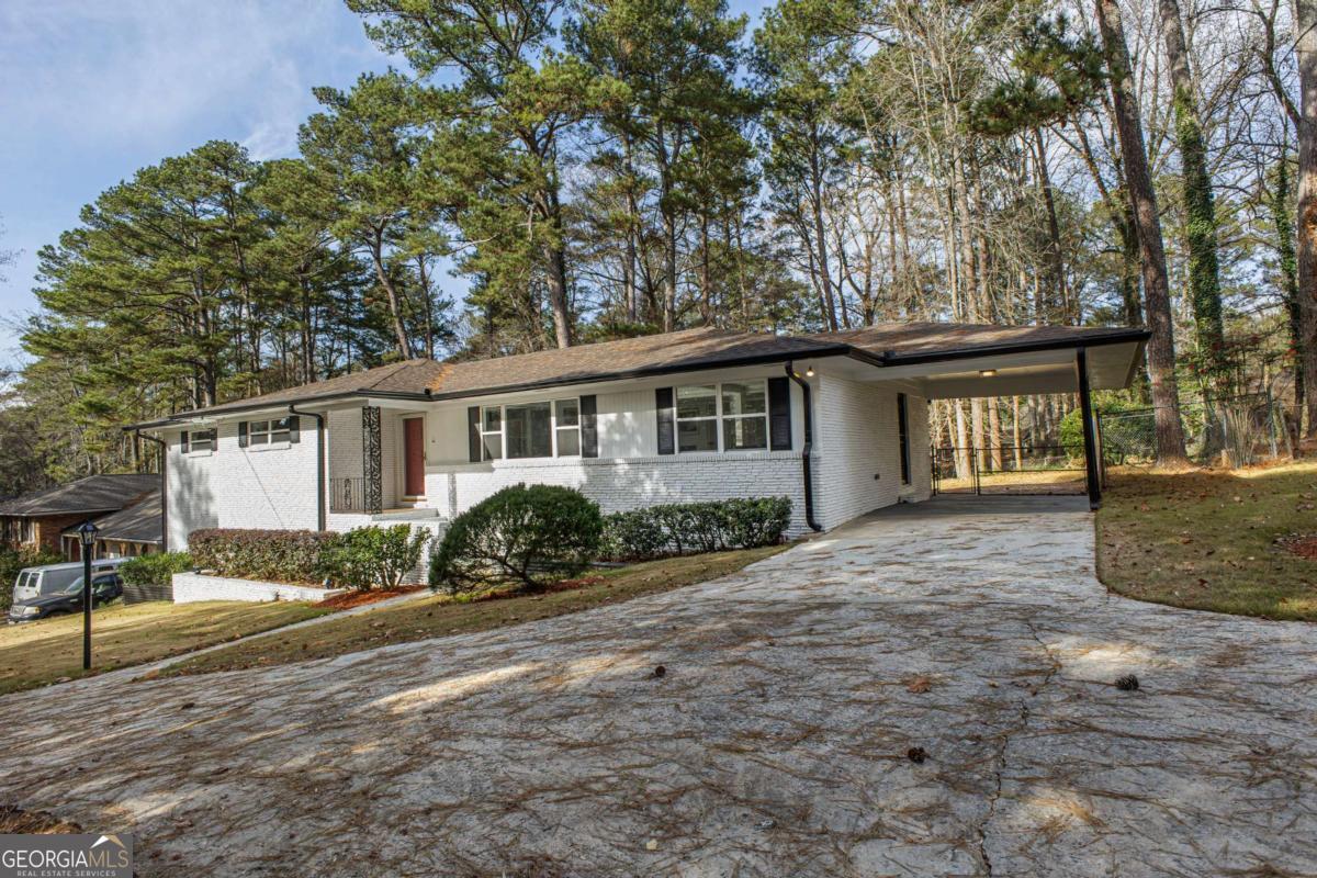 2939 Arrowood Drive Property Photo 3
