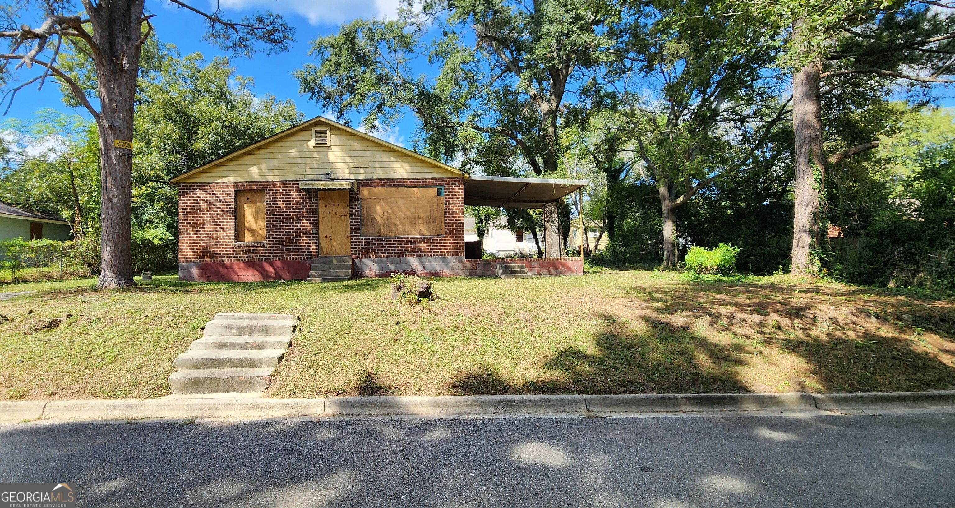 541 Straight Street Property Photo 1