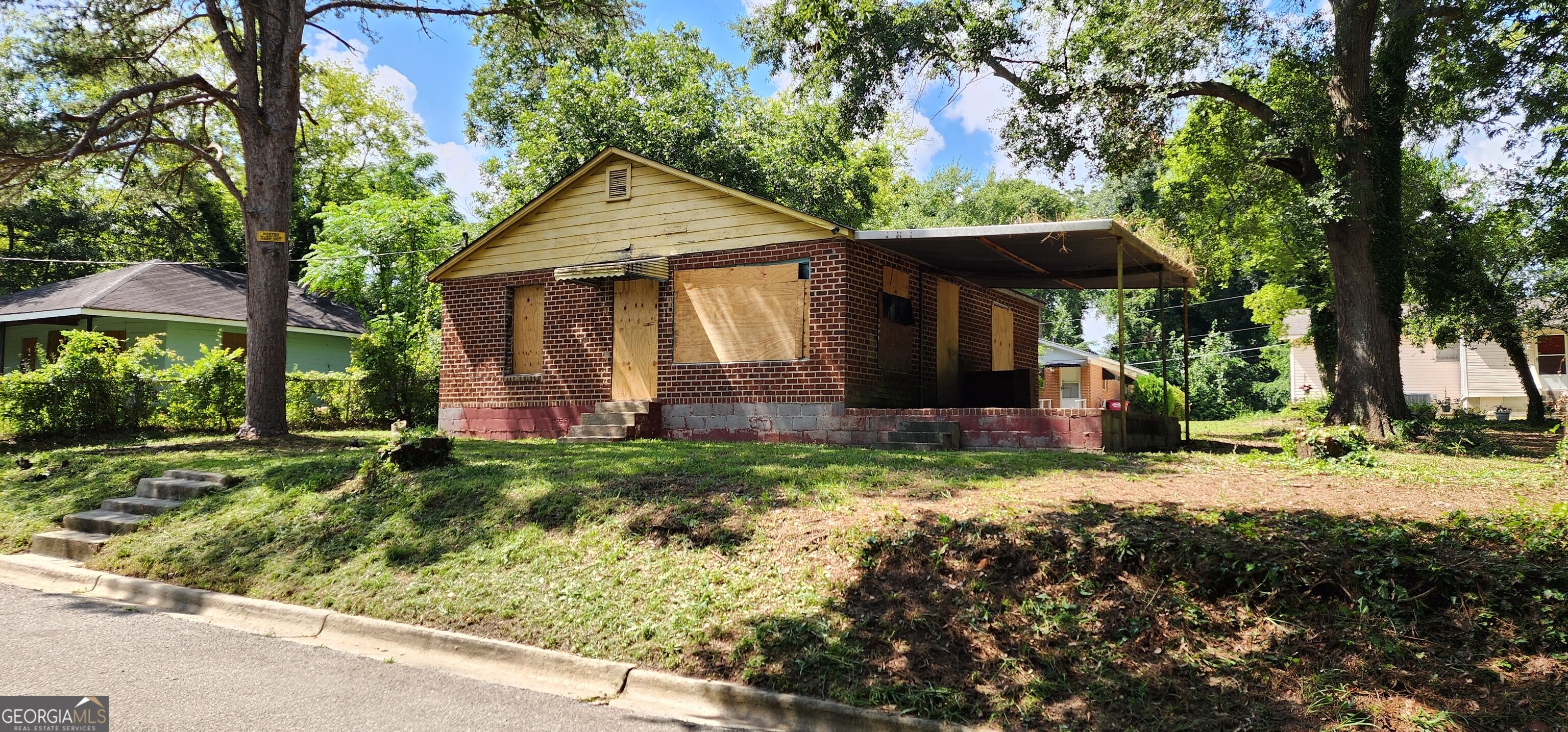 541 Straight Street Property Photo 2