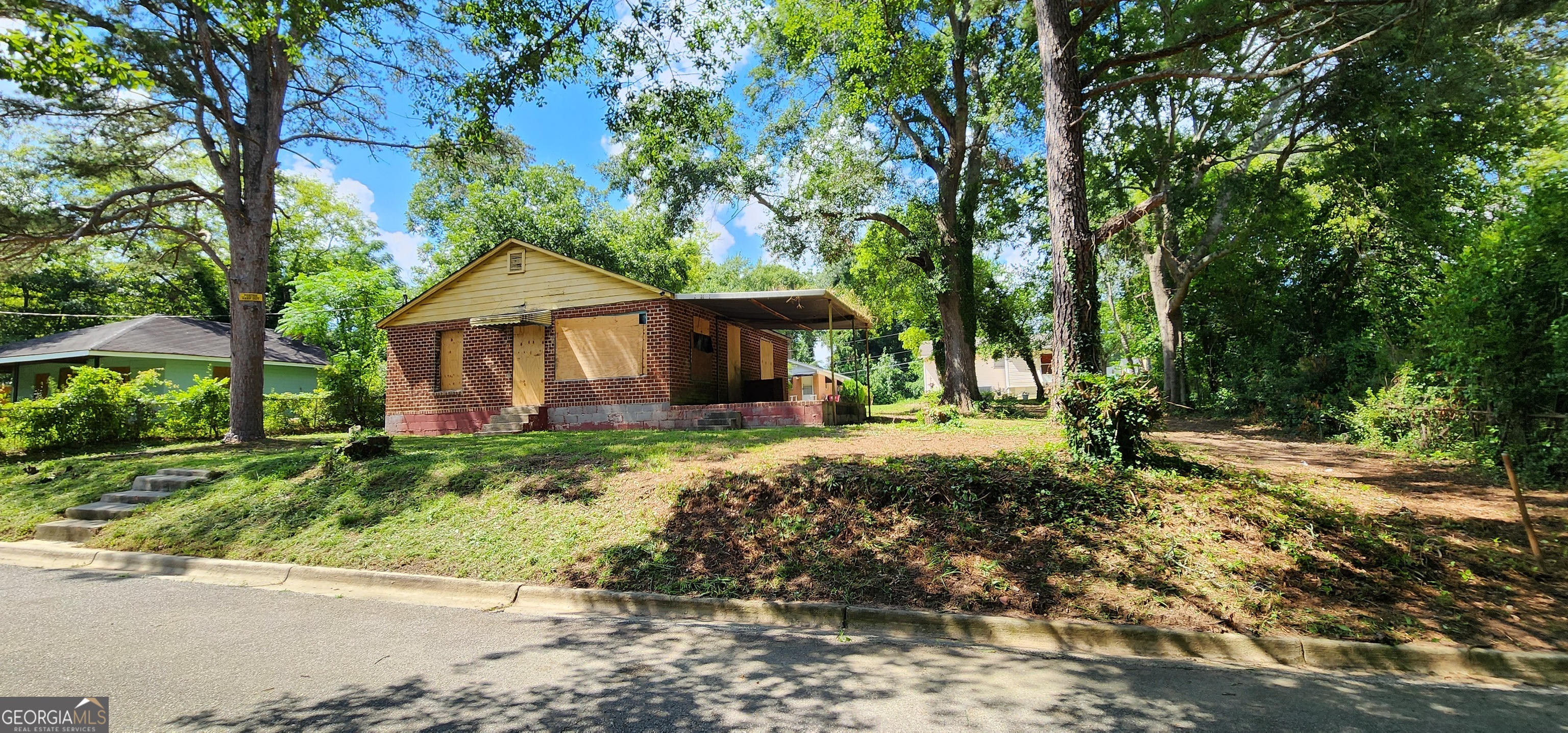 541 Straight Street Property Photo 3