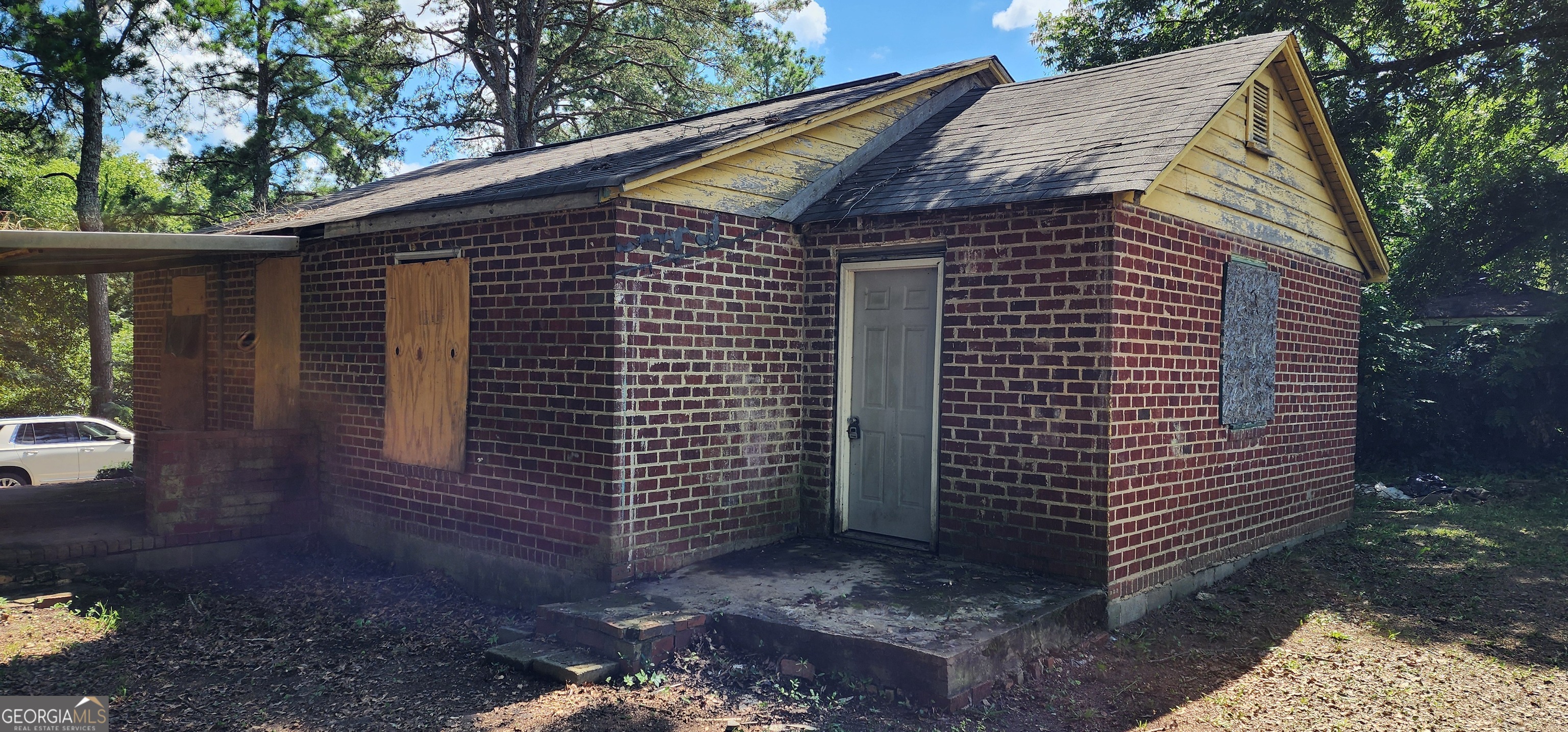 541 Straight Street Property Photo 5
