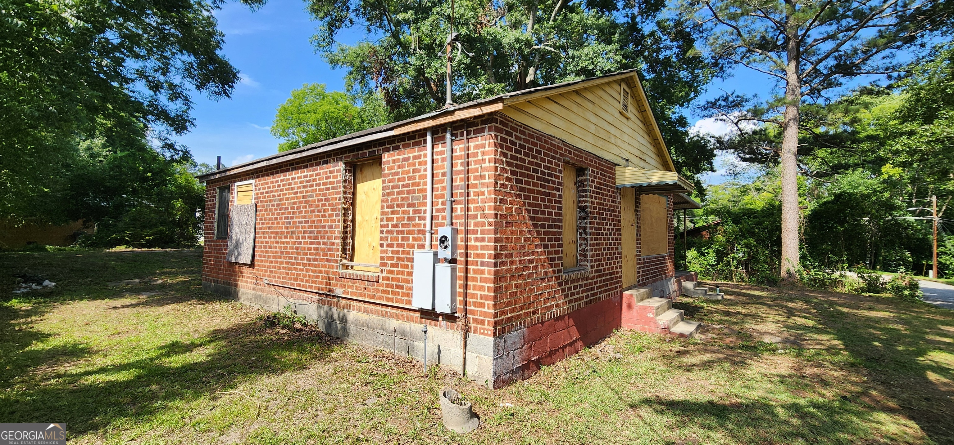 541 Straight Street Property Photo 6