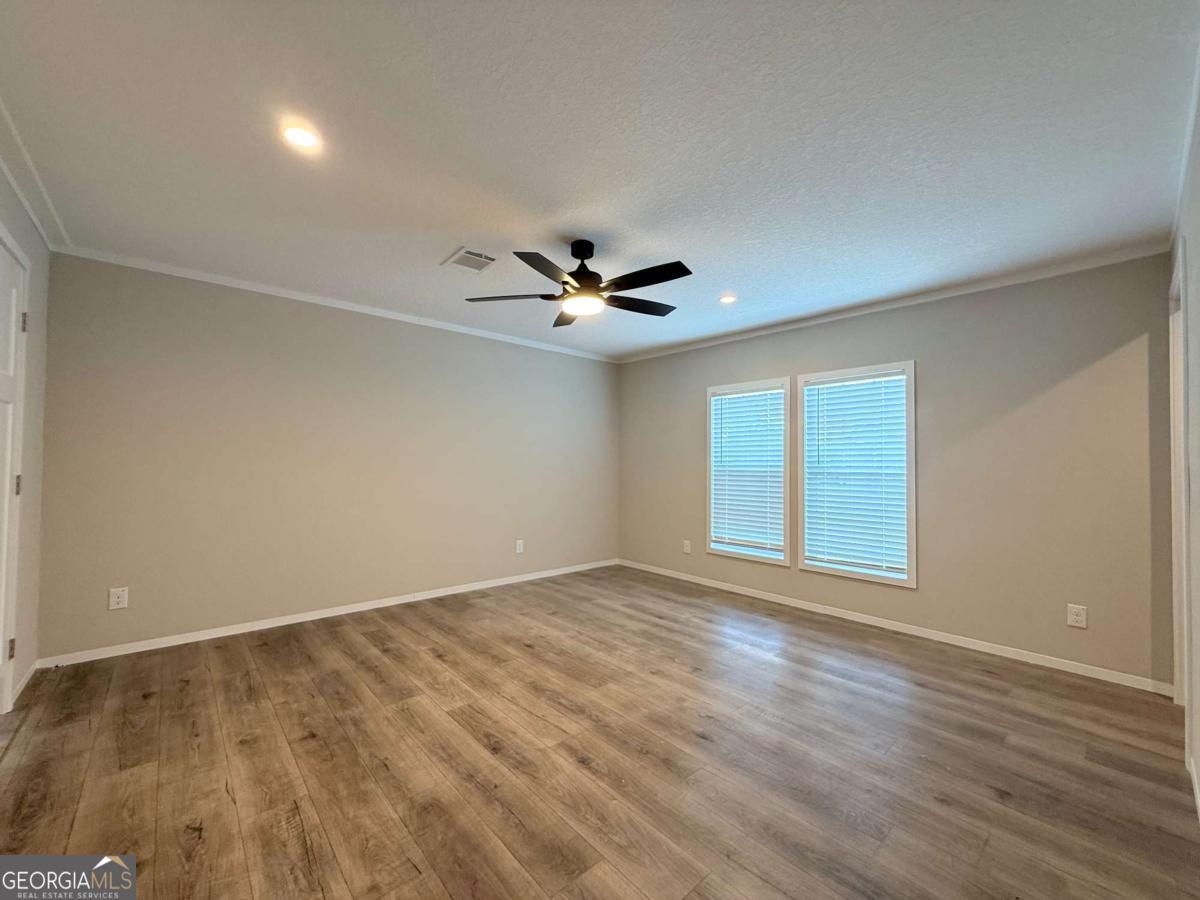 5246 Owens Road Property Photo 6