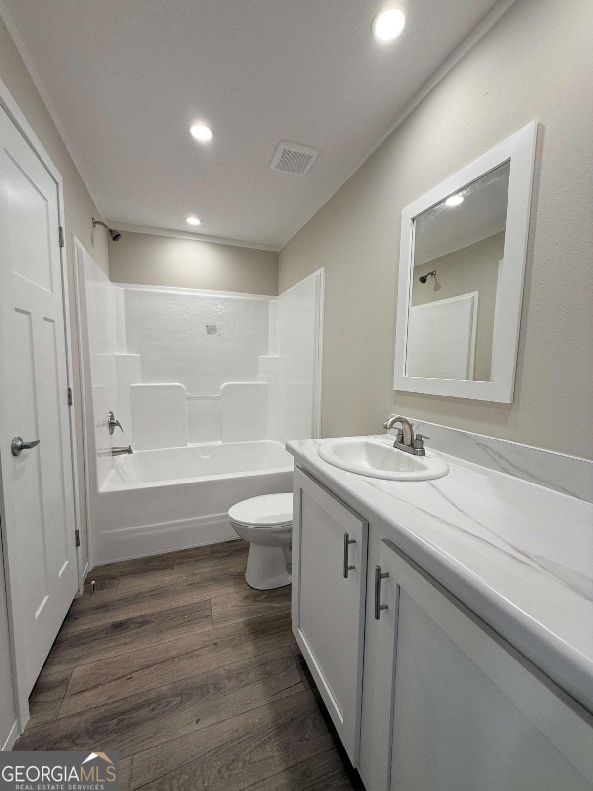 5246 Owens Road Property Photo 14
