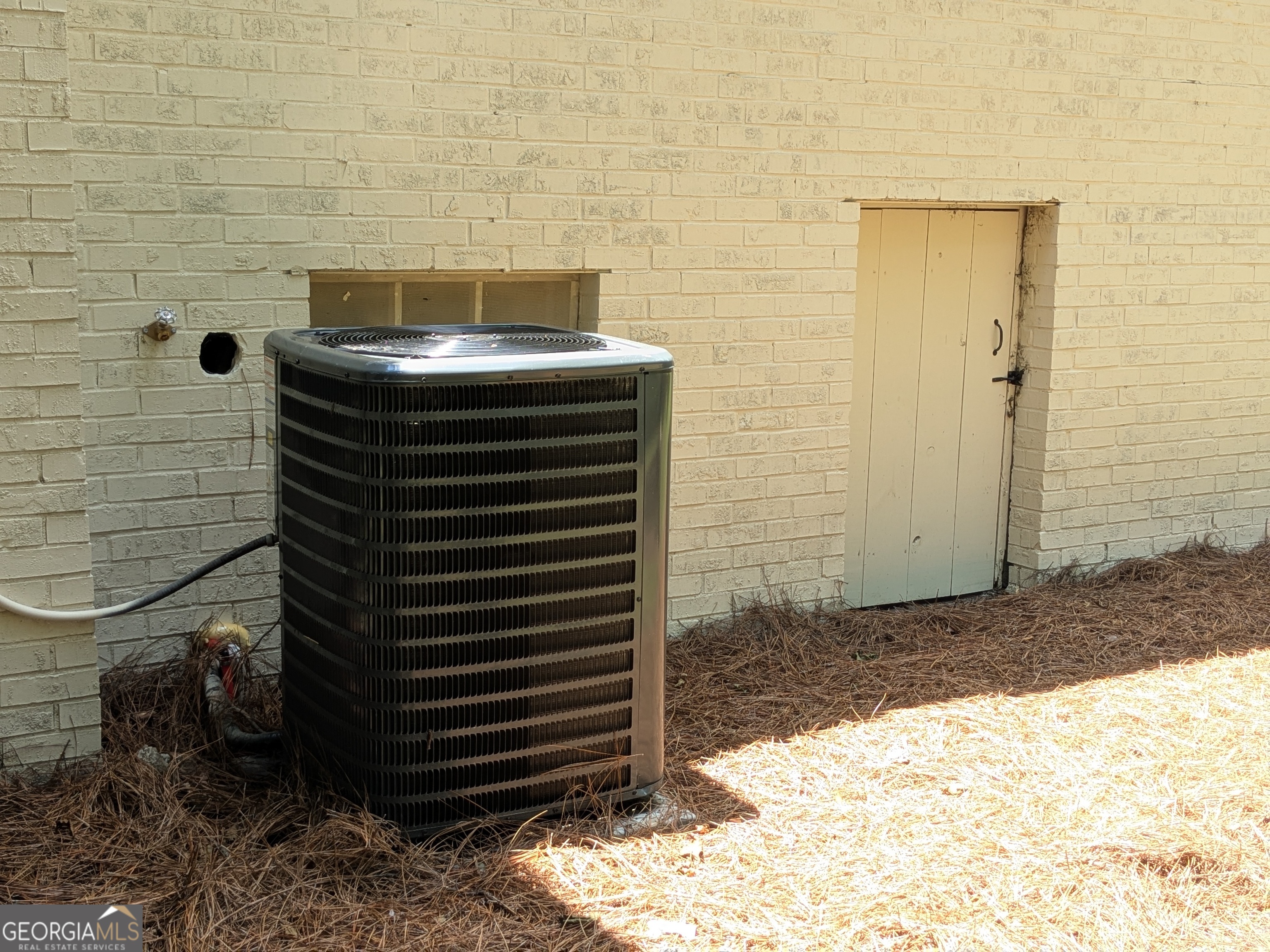 409 Colquitt Street Property Photo 9