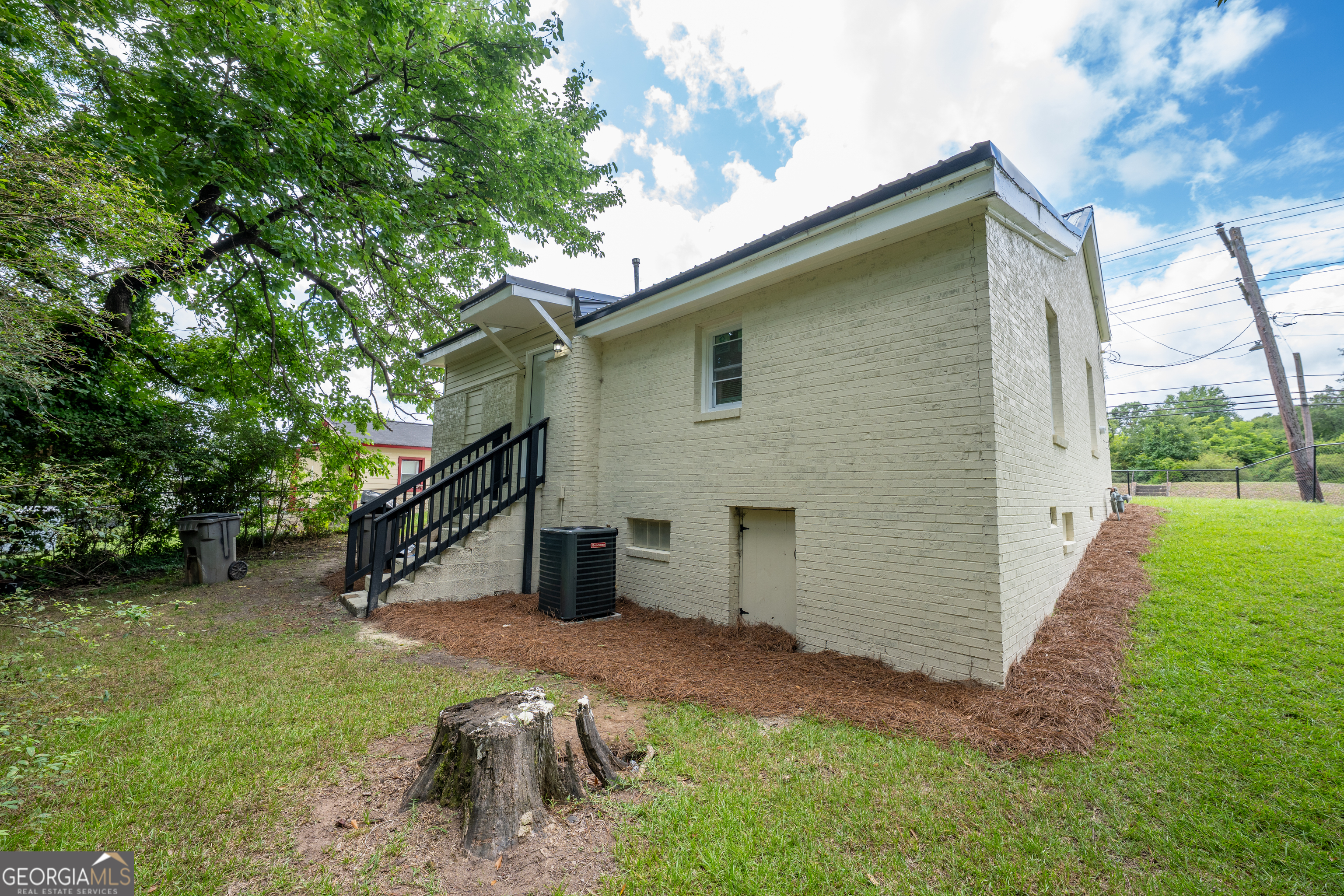 409 Colquitt Street Property Photo 10