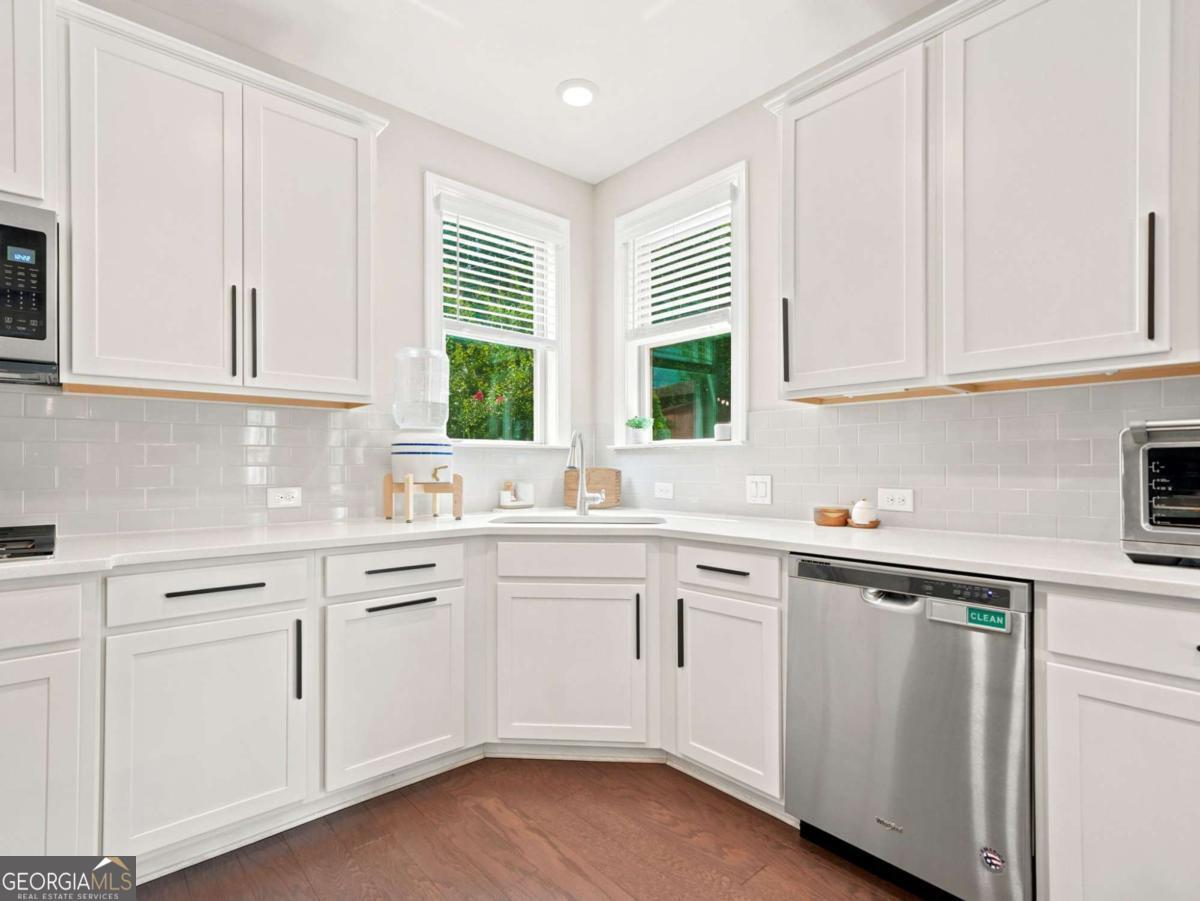542 Flyingbolt Run Property Photo 15