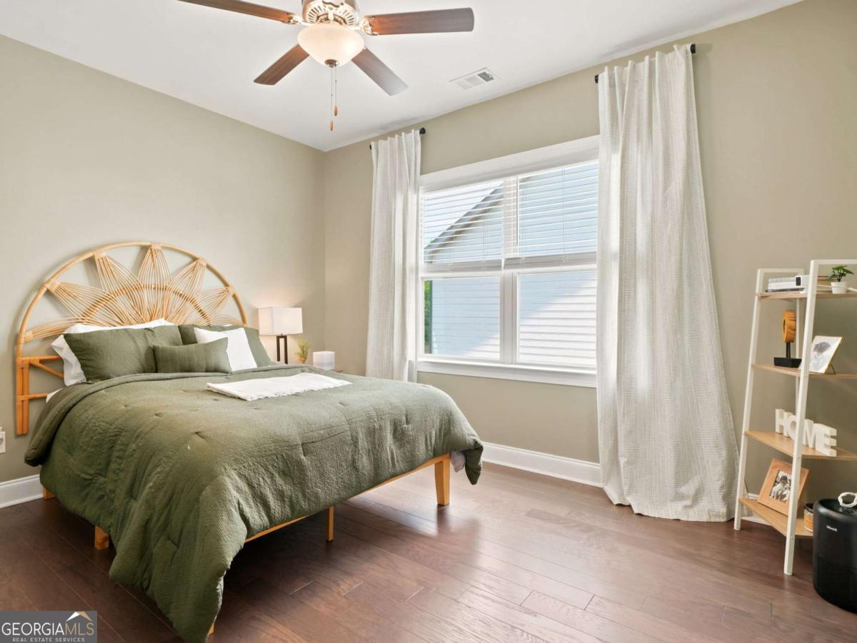 542 Flyingbolt Run Property Photo 32