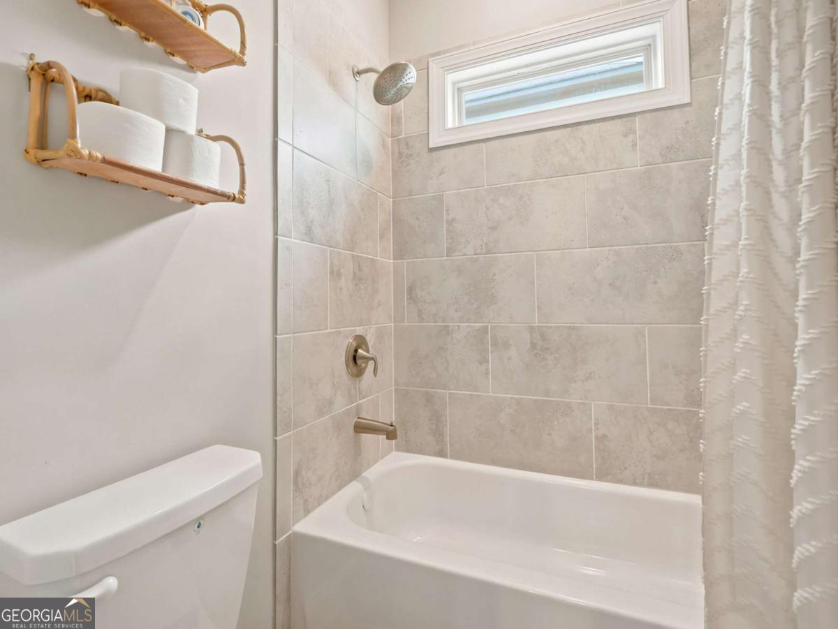 542 Flyingbolt Run Property Photo 35