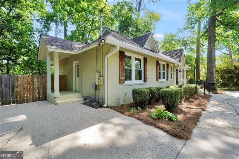 3175 Ingleside Avenue Property Photo 3