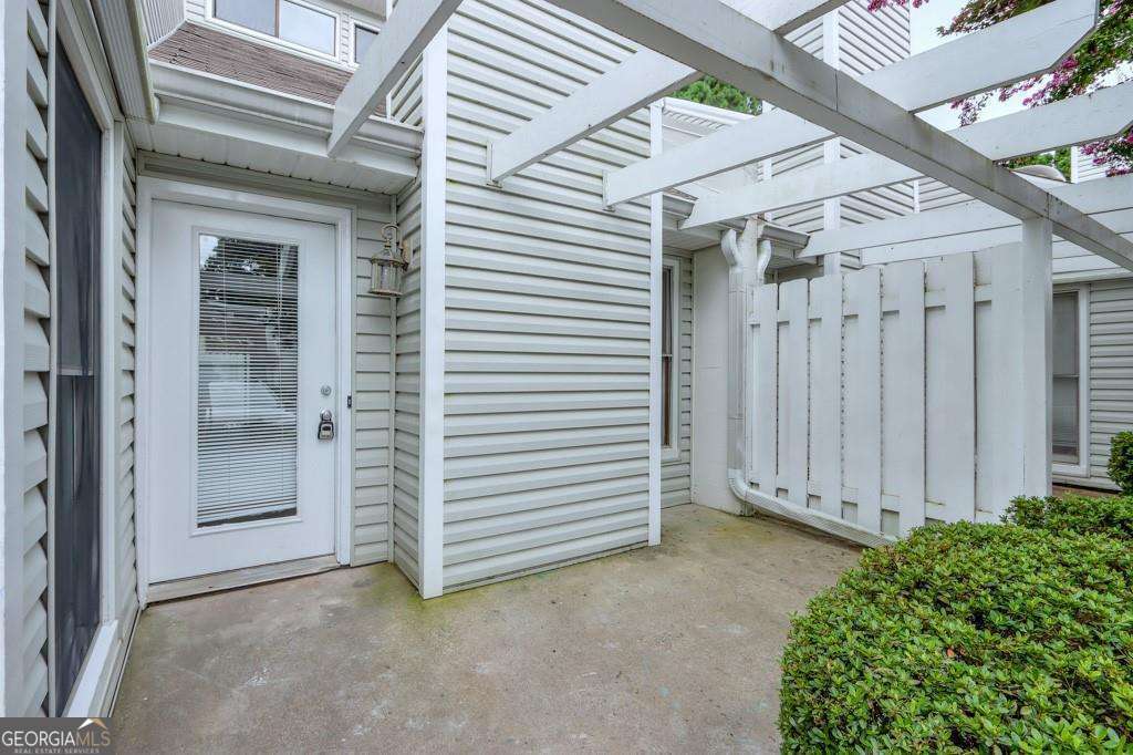 1627 Homestead Trail Property Photo 2