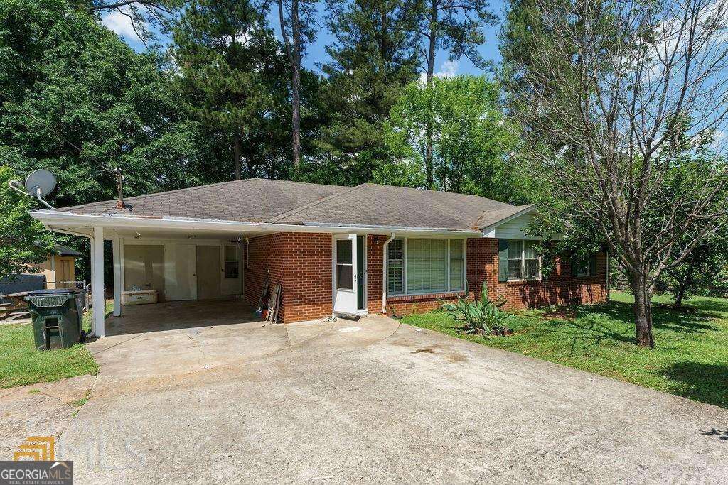 2888 Shallowford Road Ne Property Photo 1