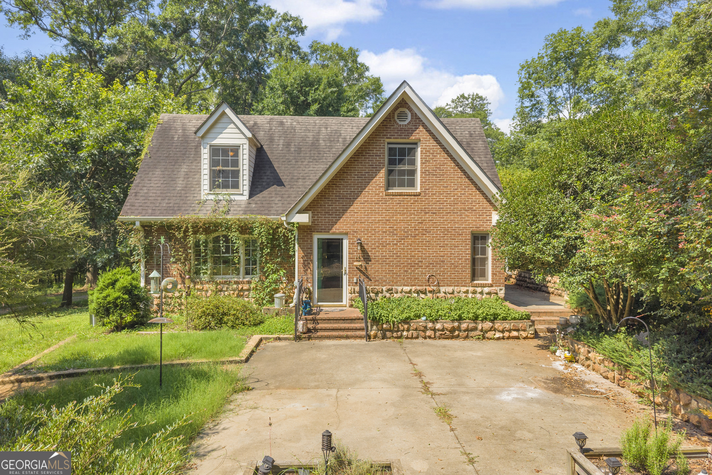 919 Arnold Bottoms Road Property Photo 1