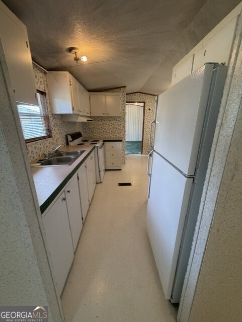 214 Forest Avenue Property Photo 8