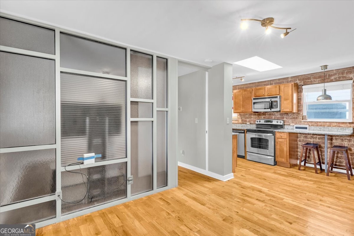562 Formwalt Street Sw # 4 Property Photo 3