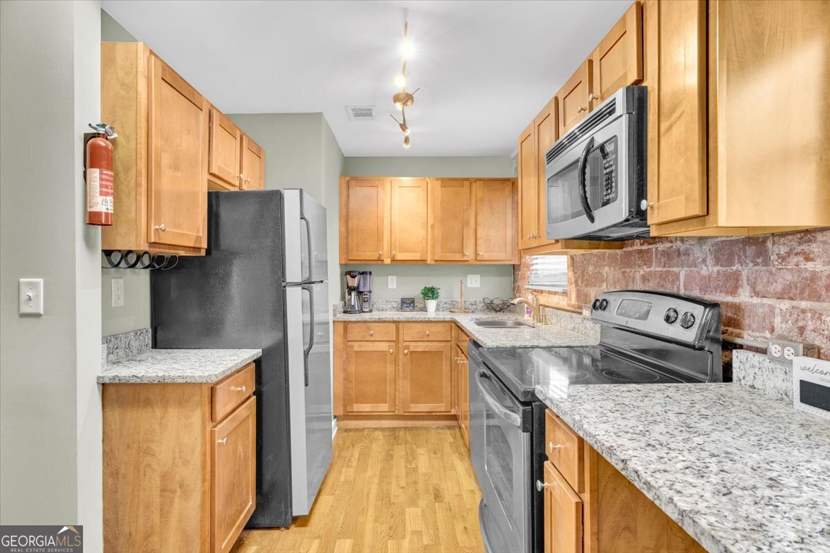 562 Formwalt Street Sw # 4 Property Photo 5