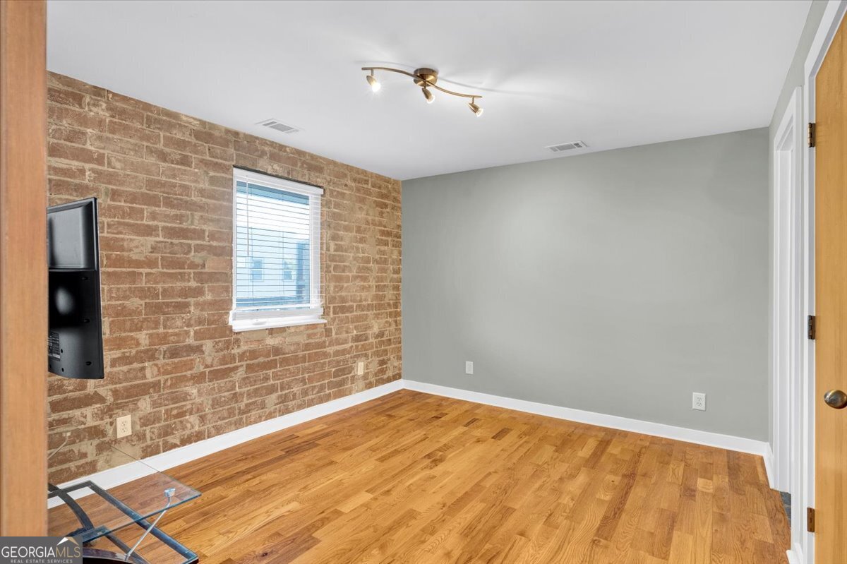 562 Formwalt Street Sw # 4 Property Photo 10