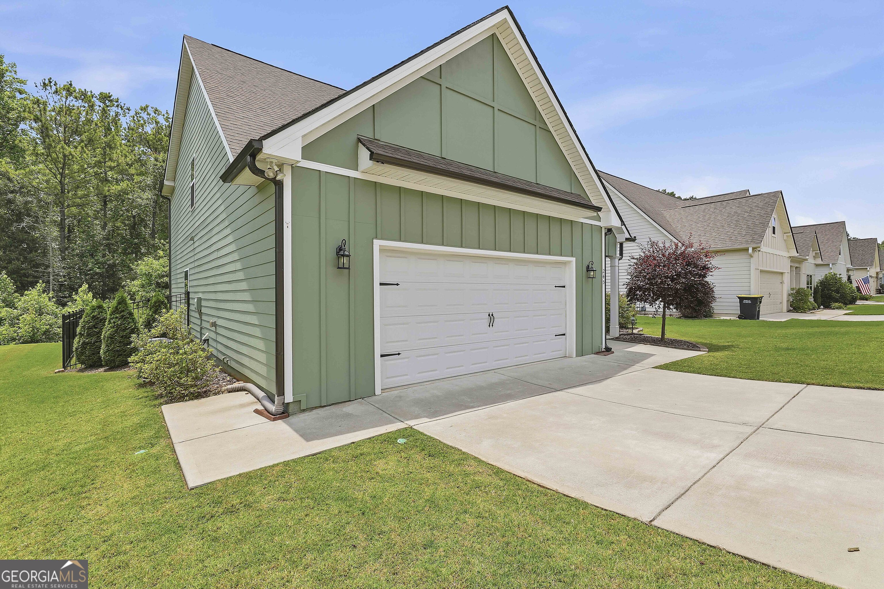 245 Southridge Property Photo 3