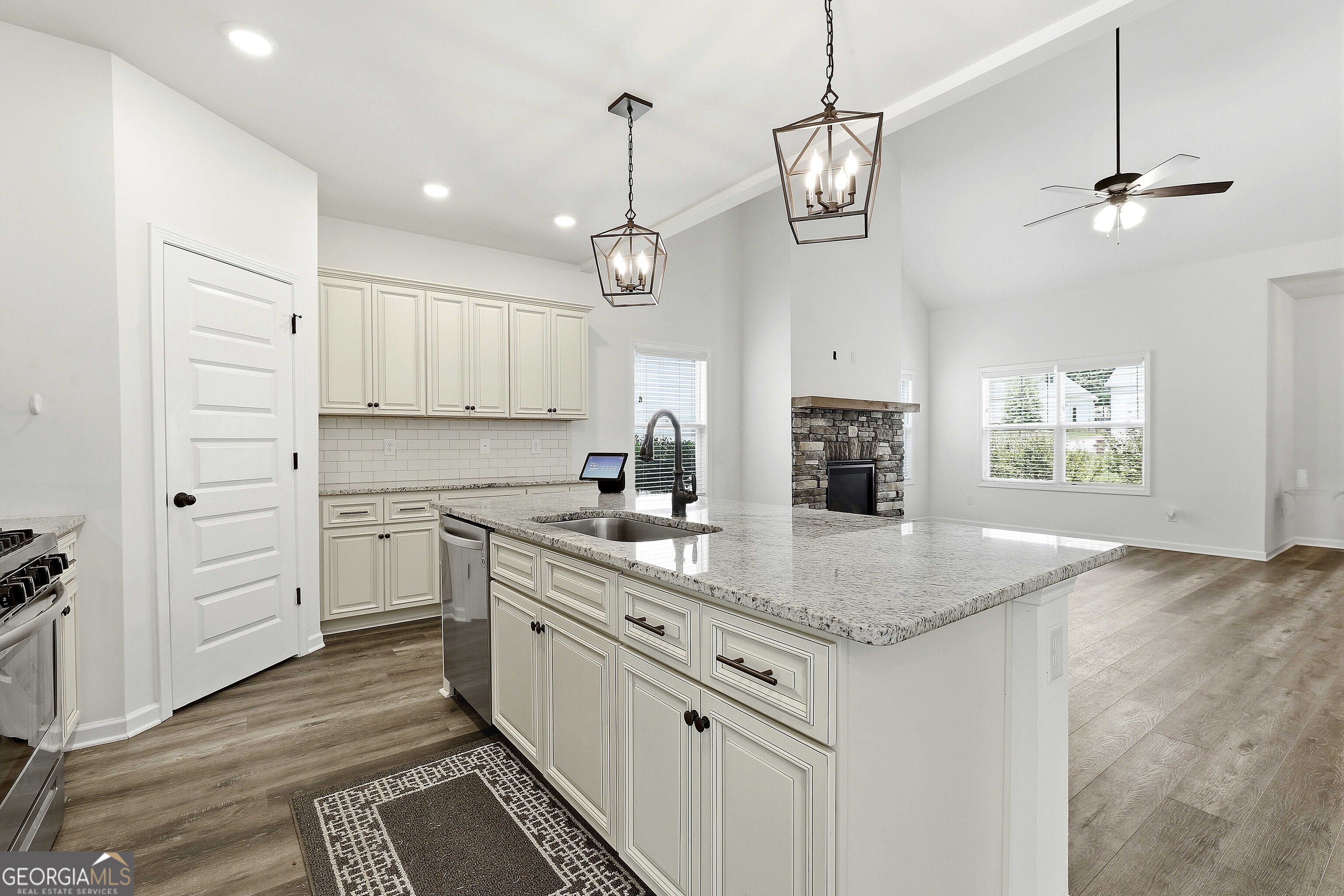 245 Southridge Property Photo 12