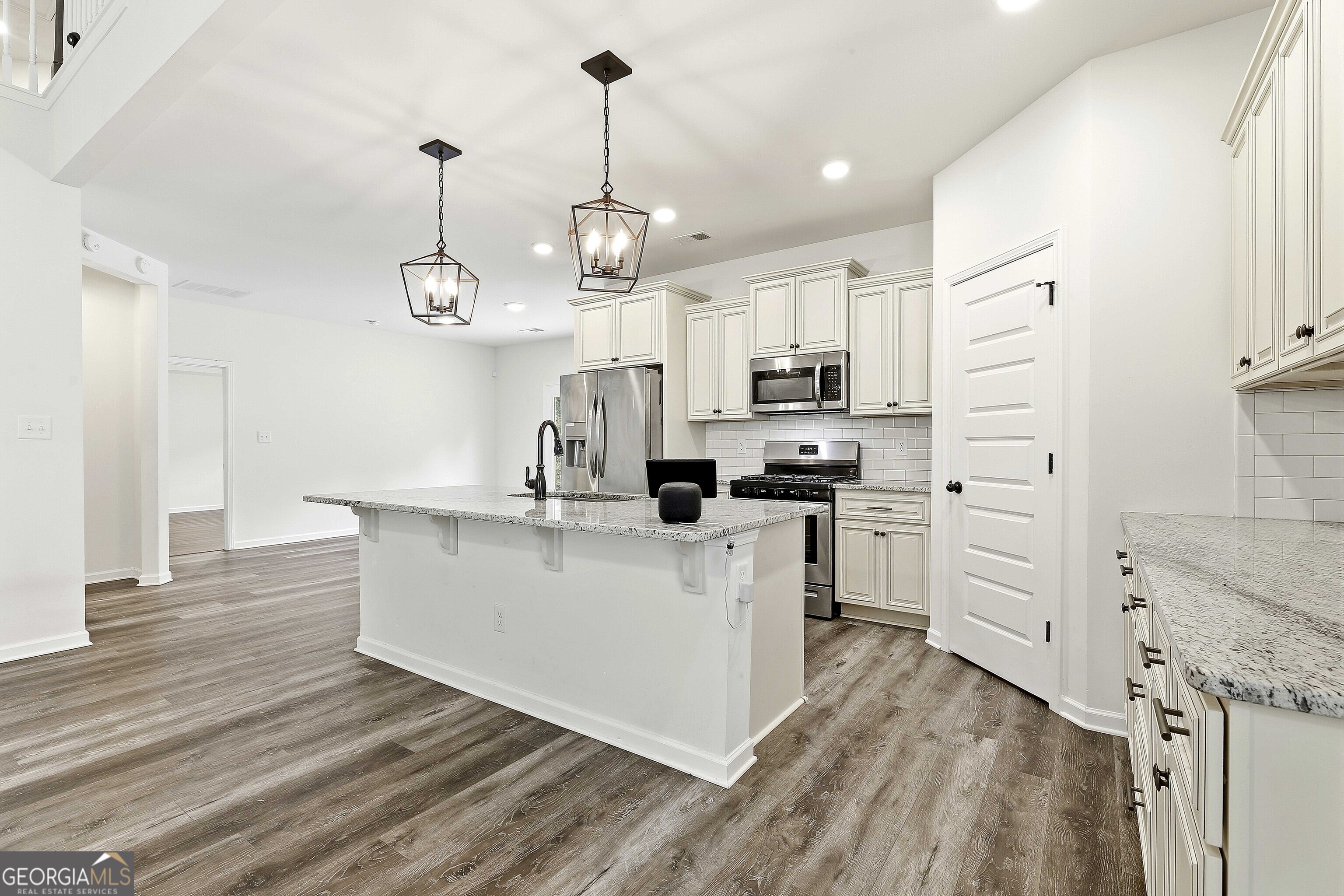 245 Southridge Property Photo 14