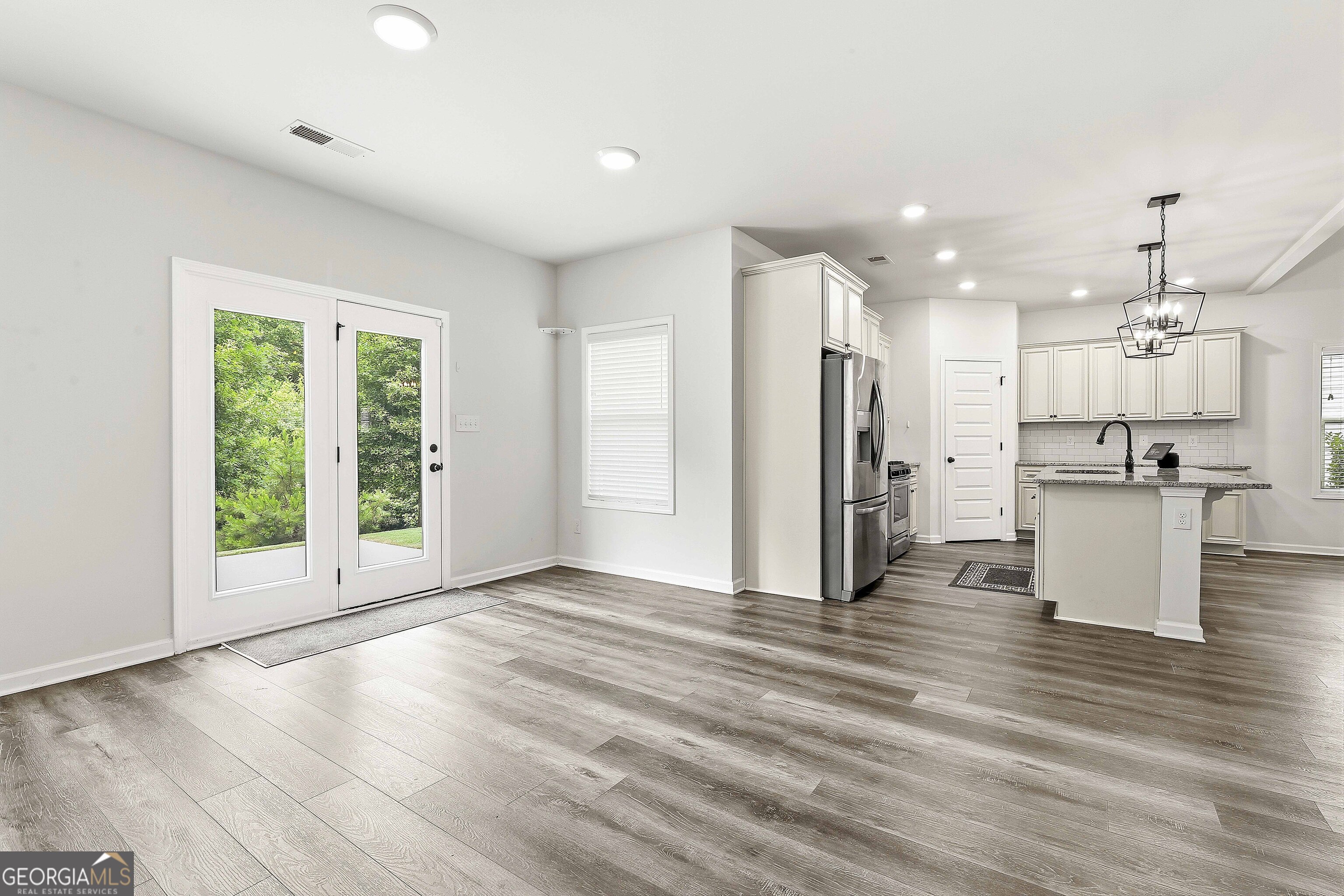 245 Southridge Property Photo 15