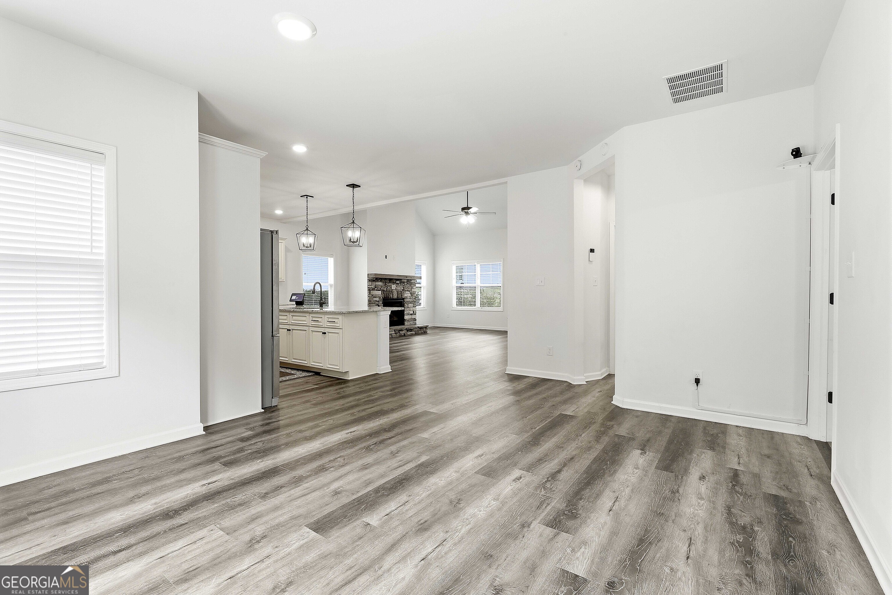 245 Southridge Property Photo 16