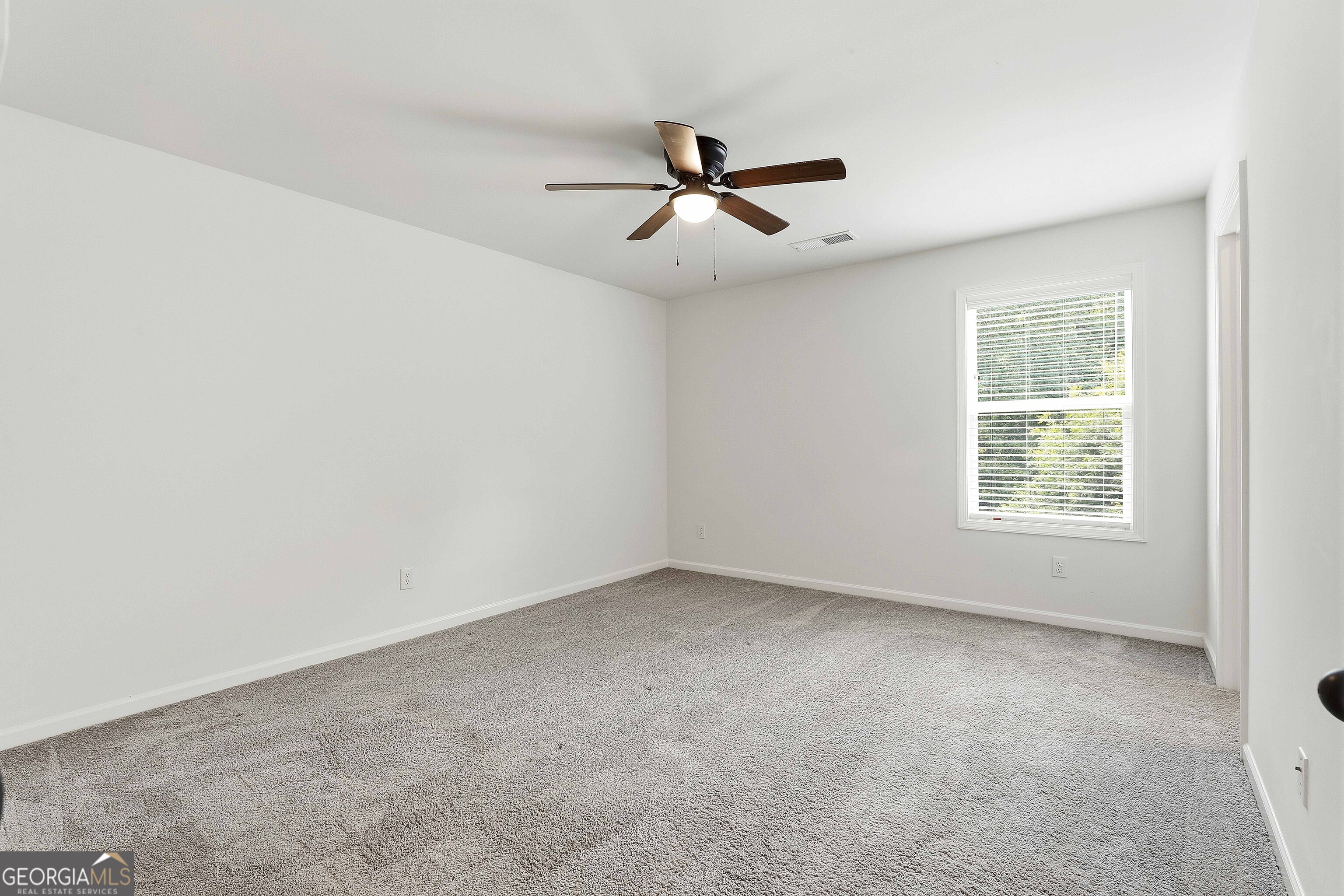 245 Southridge Property Photo 33