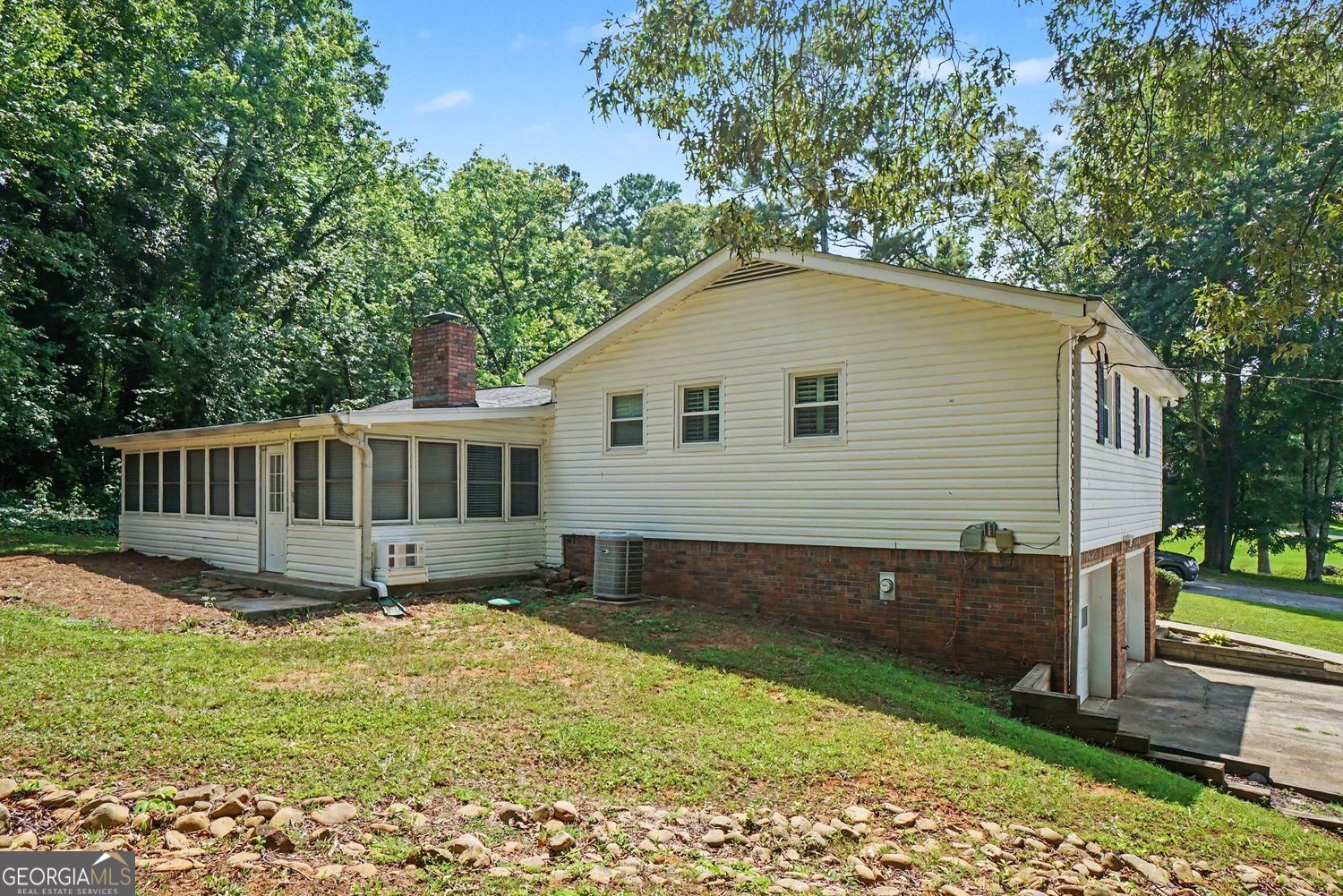 1272 Oakwoods Drive Property Photo 3
