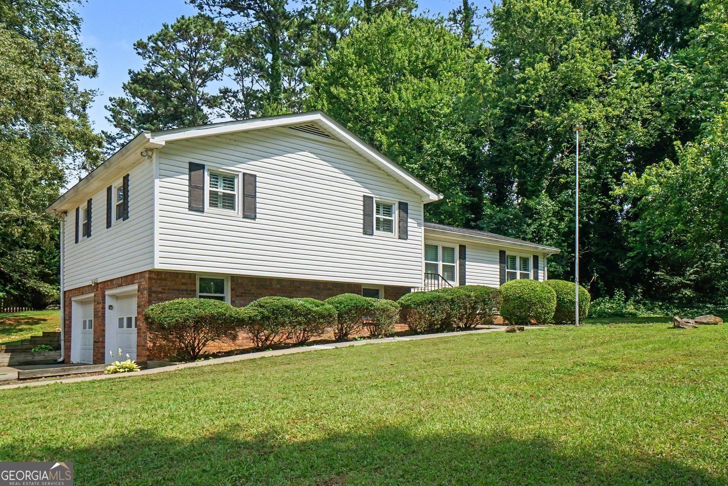1272 Oakwoods Drive Property Photo 4