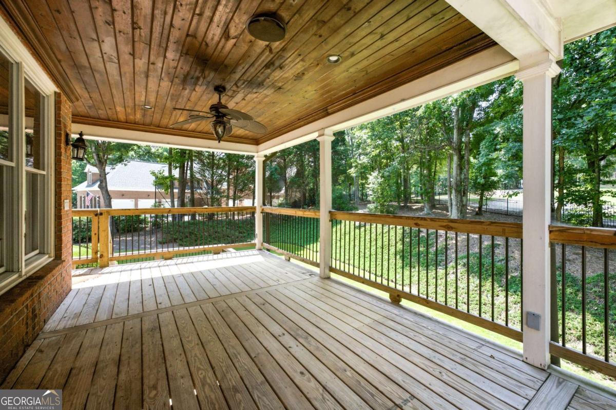 2115 Tee Drive Property Photo 18