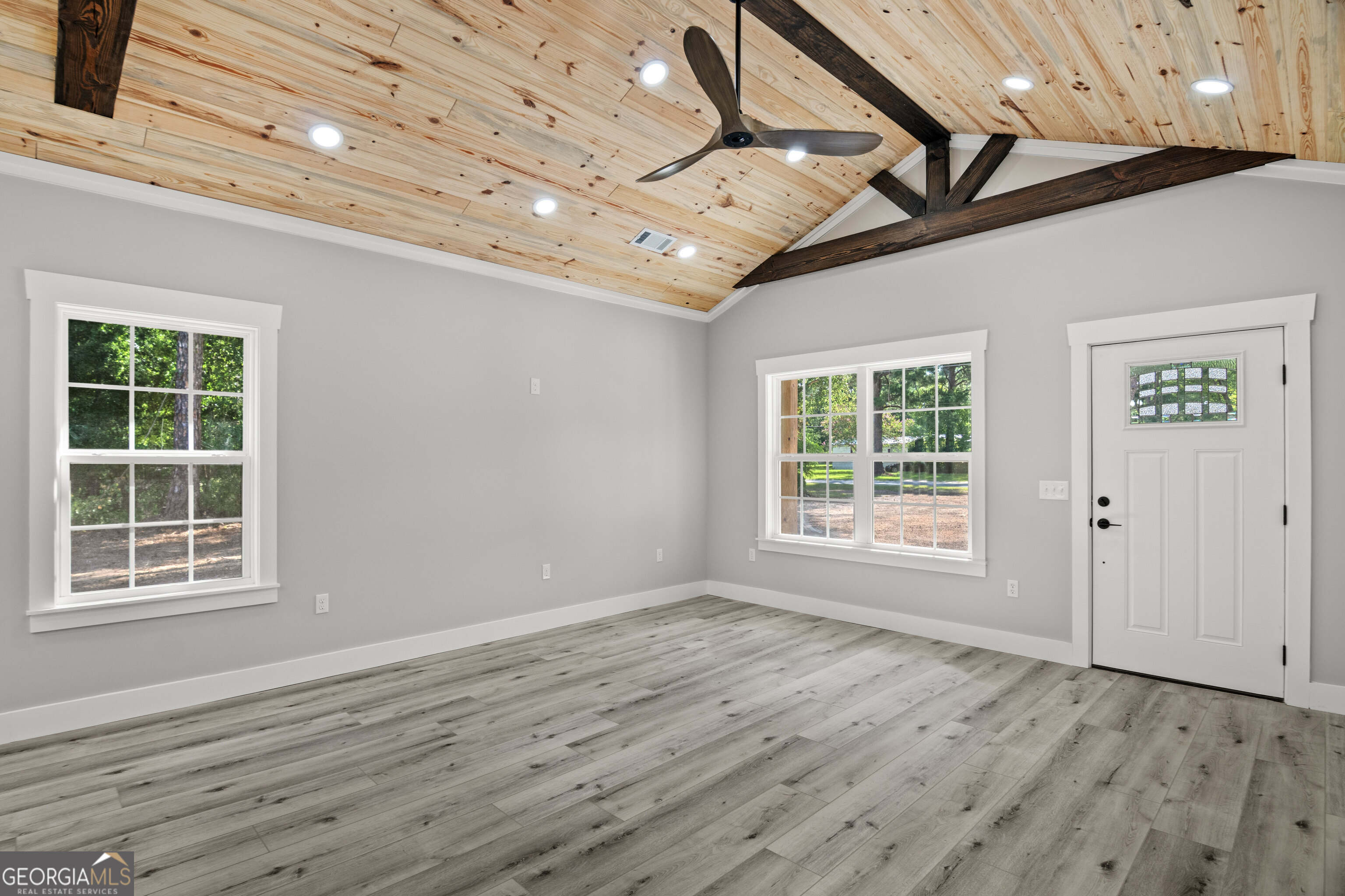 93 Riverside Drive Property Photo 11