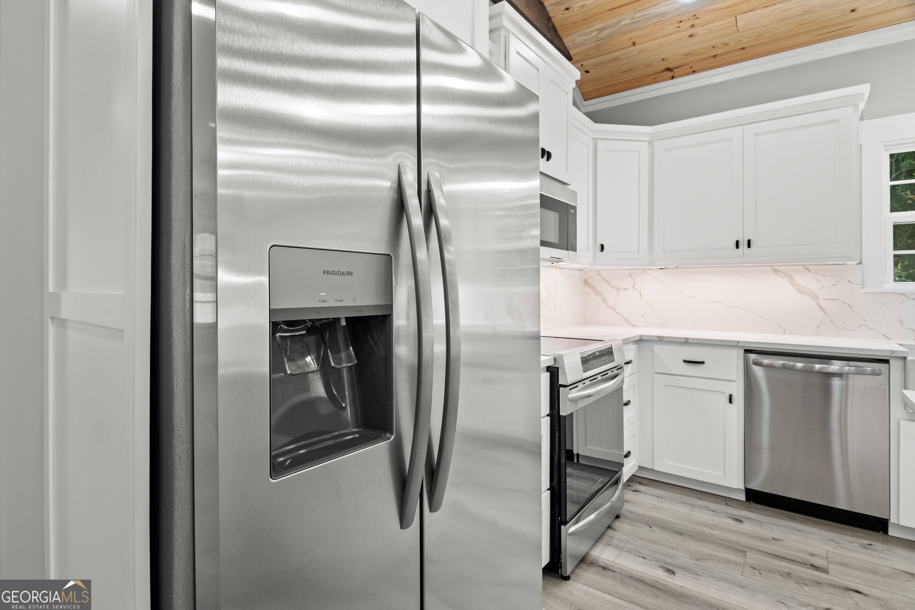 93 Riverside Drive Property Photo 13
