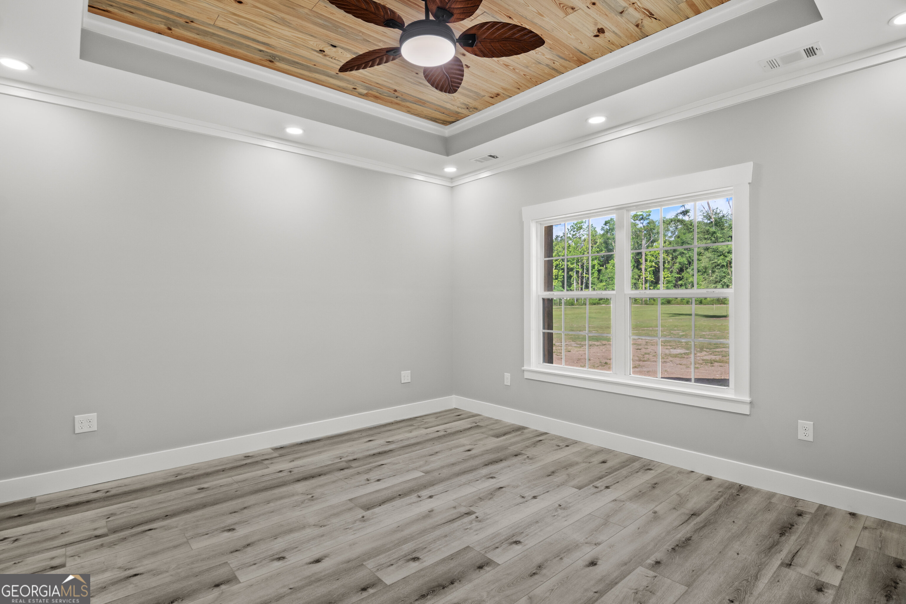 93 Riverside Drive Property Photo 18