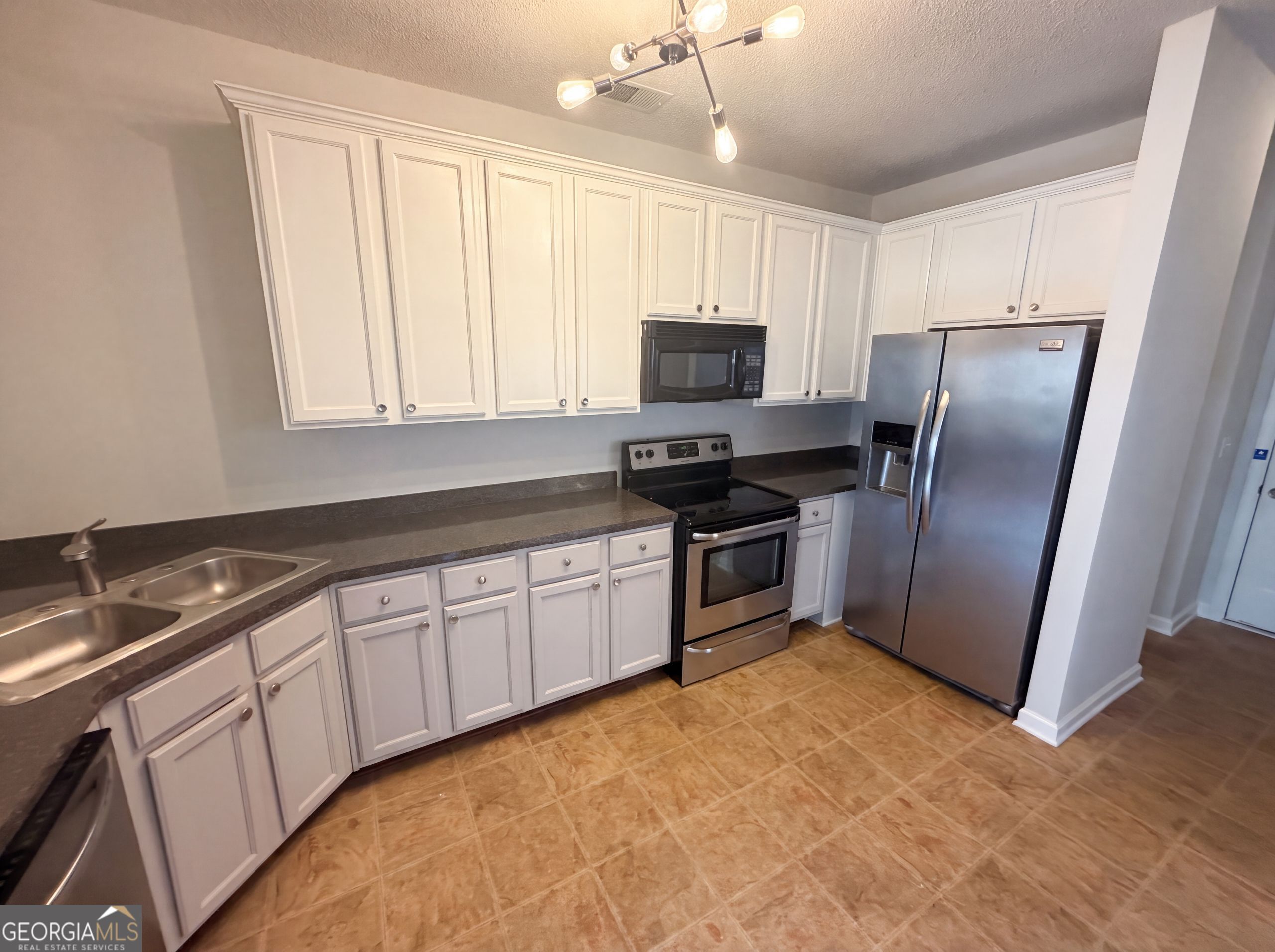 7553 Rutgers Circle Property Photo 2