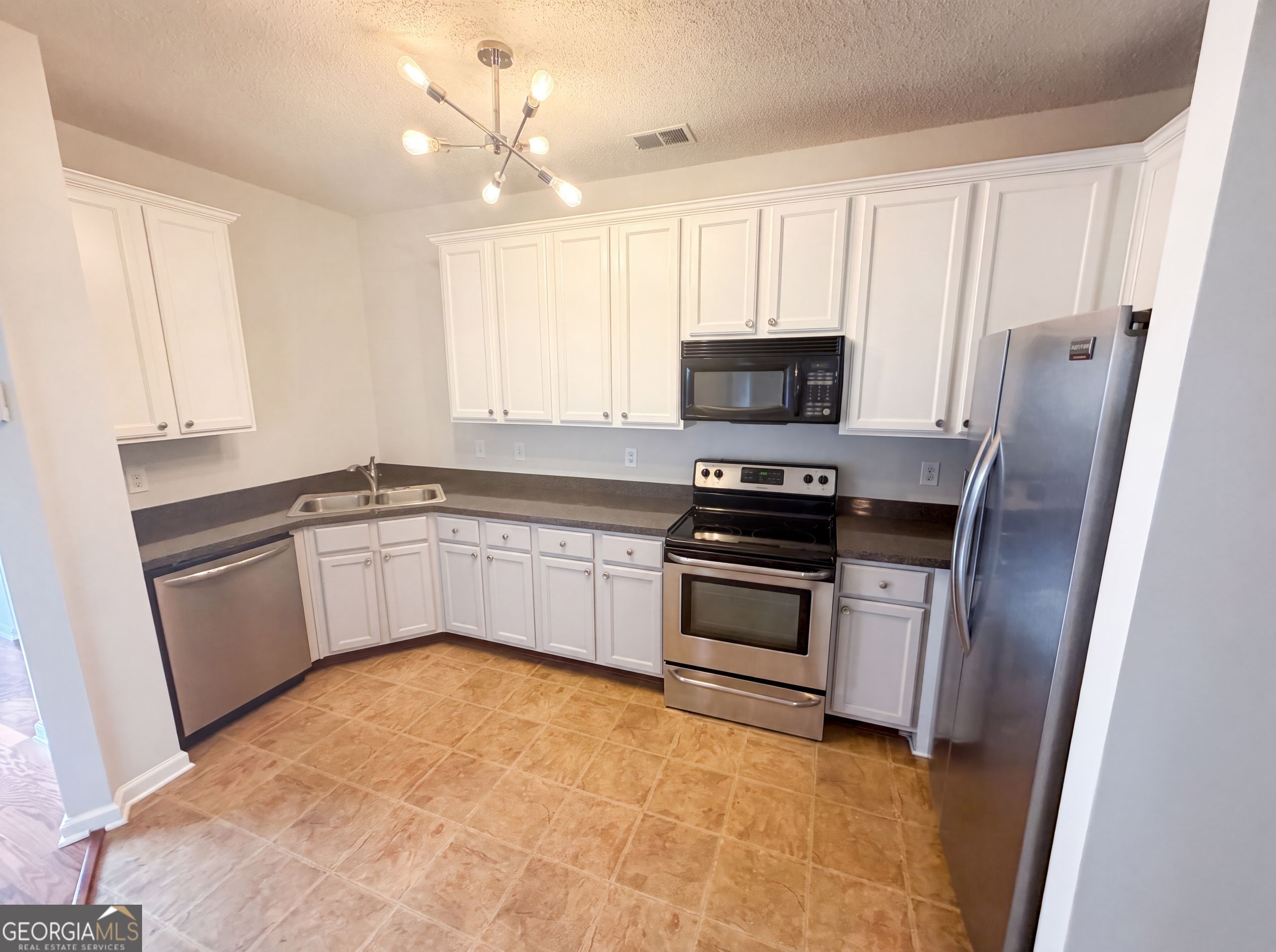 7553 Rutgers Circle Property Photo 6