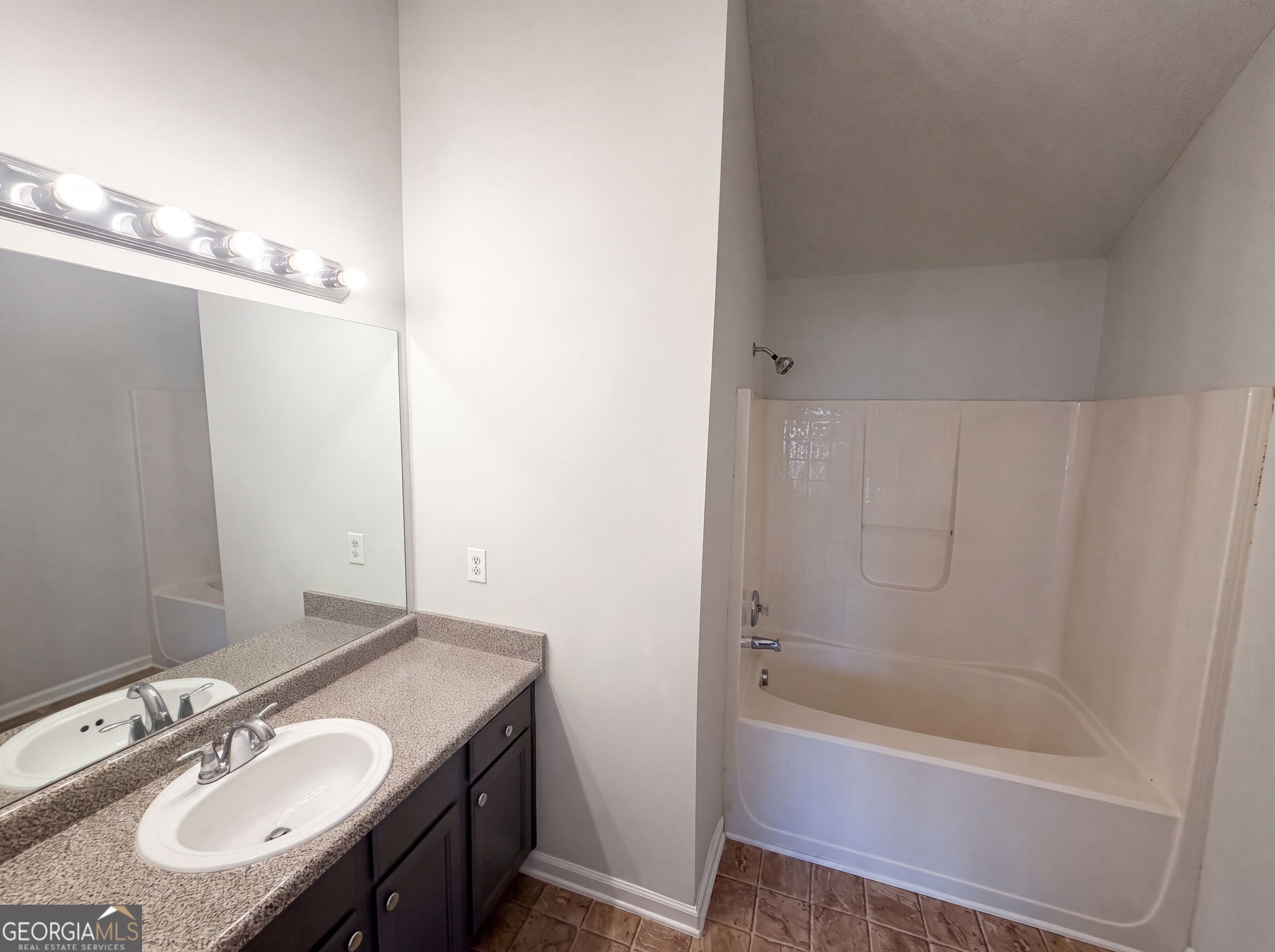 7553 Rutgers Circle Property Photo 12