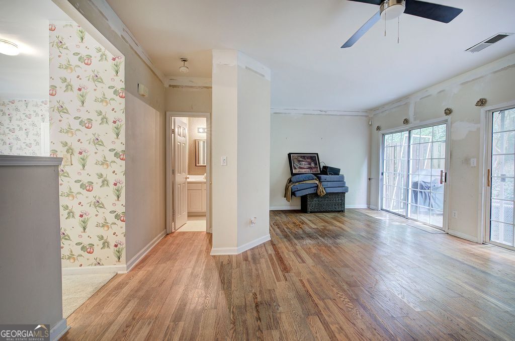 4144 Spring Cove Drive Property Photo 4