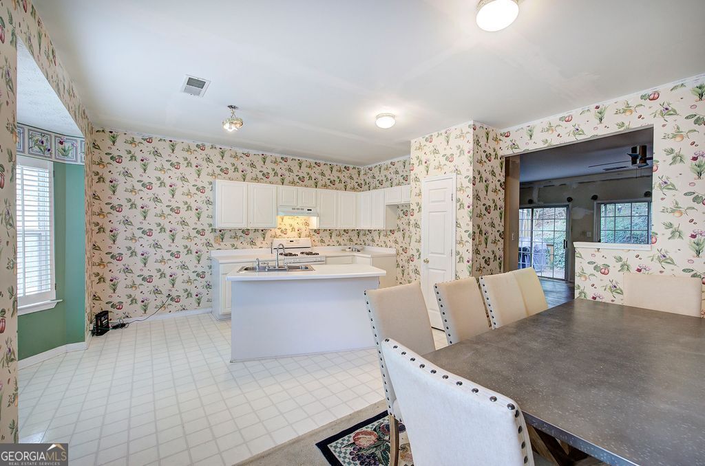 4144 Spring Cove Drive Property Photo 13