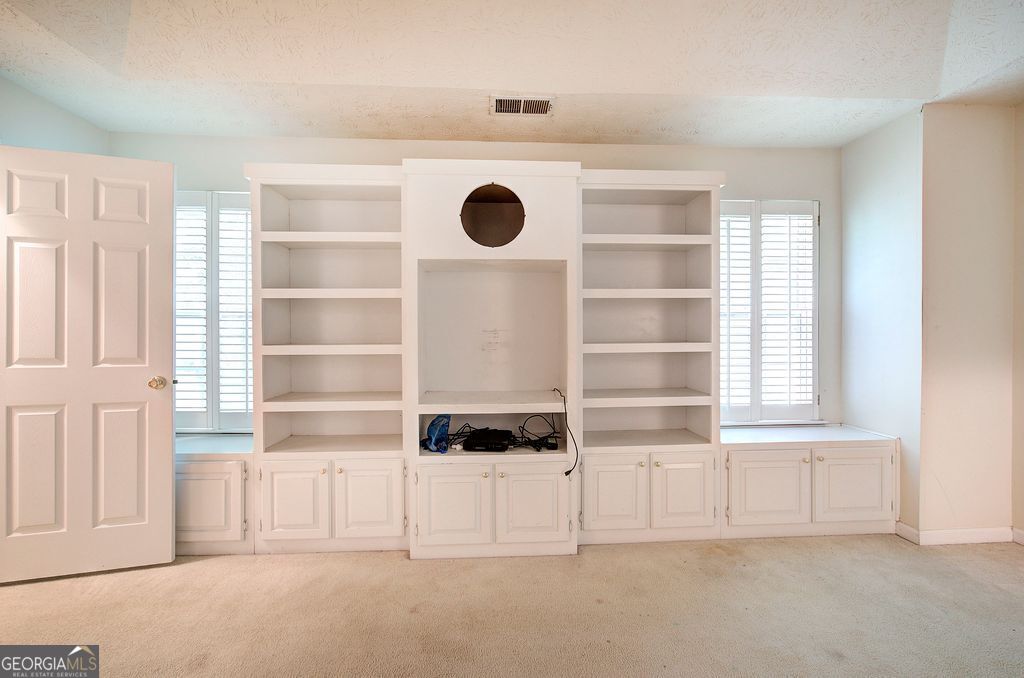 4144 Spring Cove Drive Property Photo 17