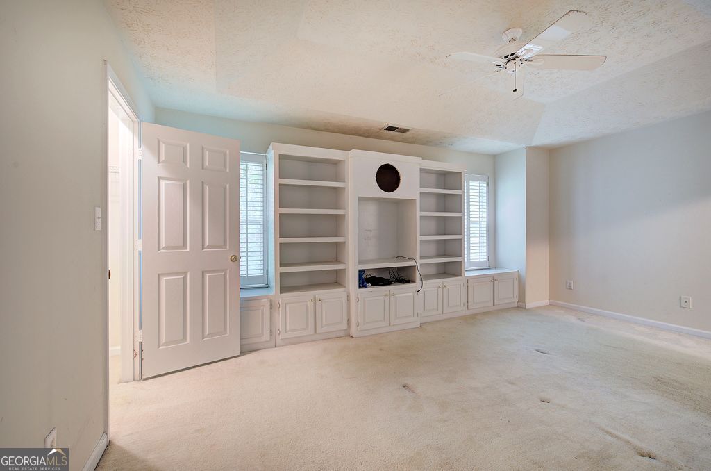 4144 Spring Cove Drive Property Photo 18