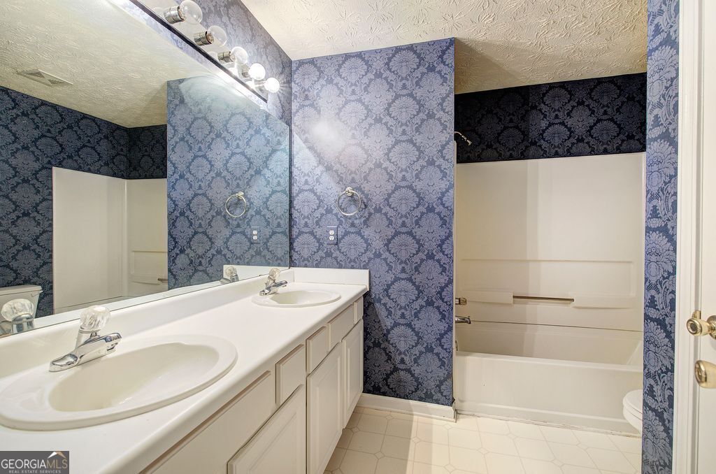 4144 Spring Cove Drive Property Photo 19