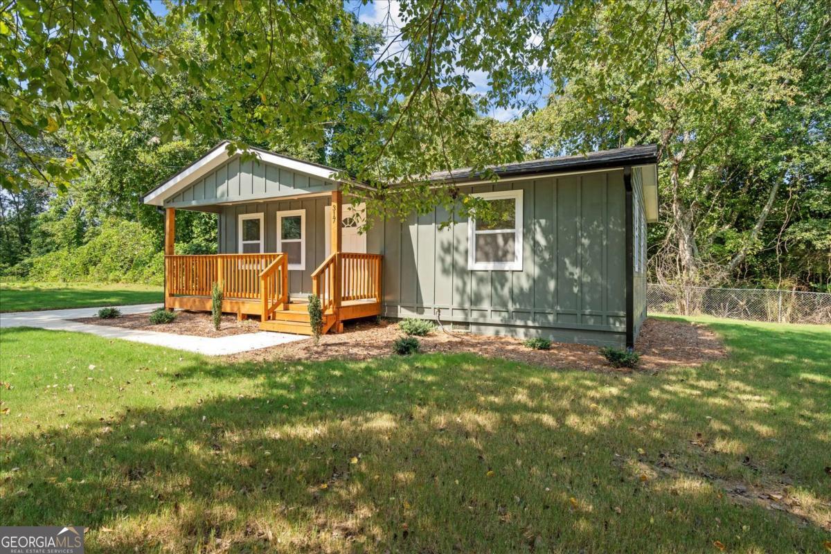317 Bledsoe Street Property Photo 5