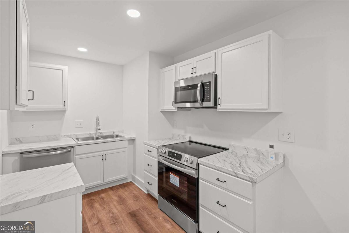 317 Bledsoe Street Property Photo 13
