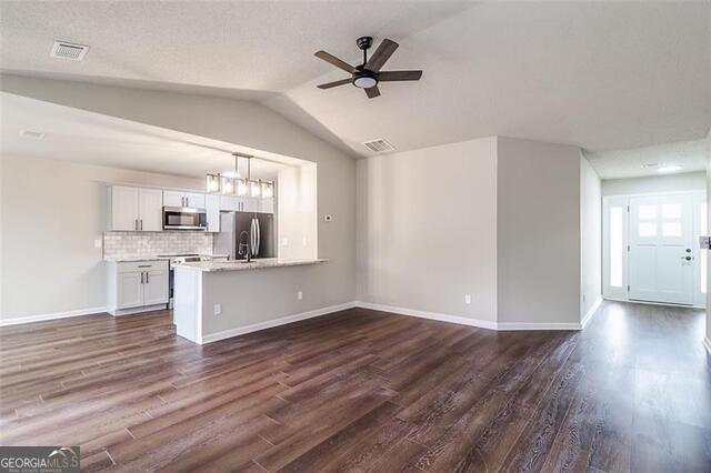 1216 Dylan Way Property Photo 17