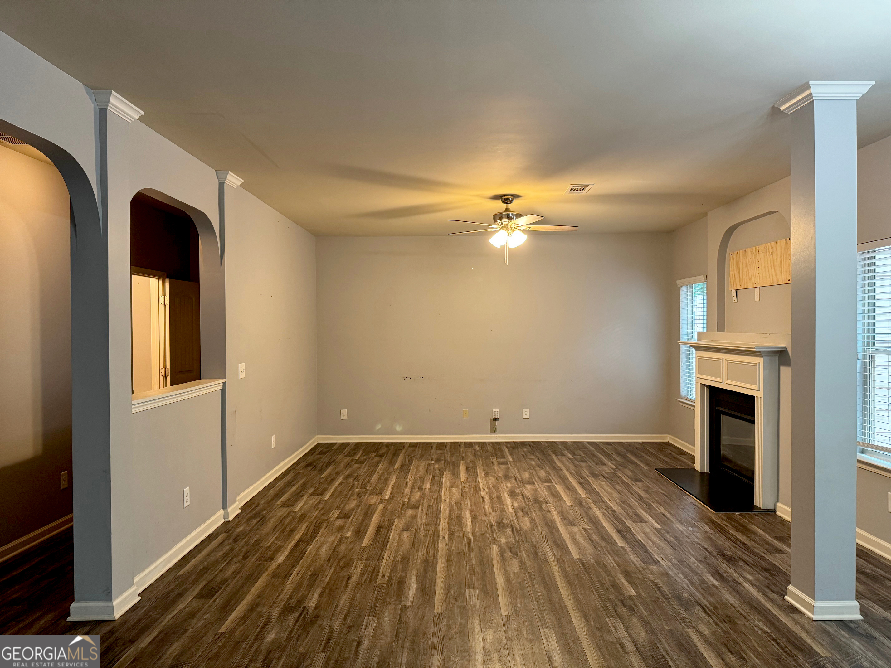 2337 Braelin Loop Property Photo 6