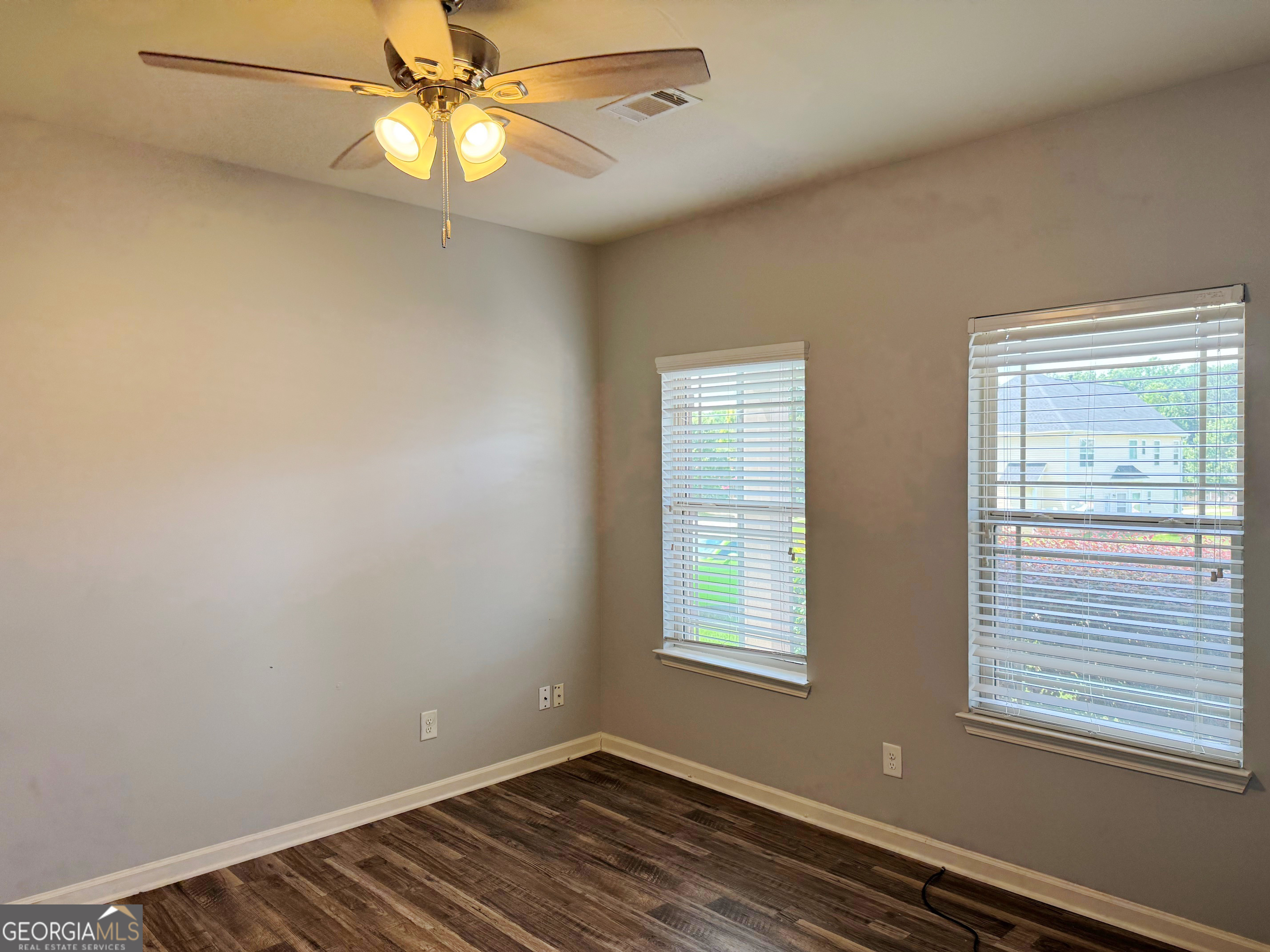 2337 Braelin Loop Property Photo 10