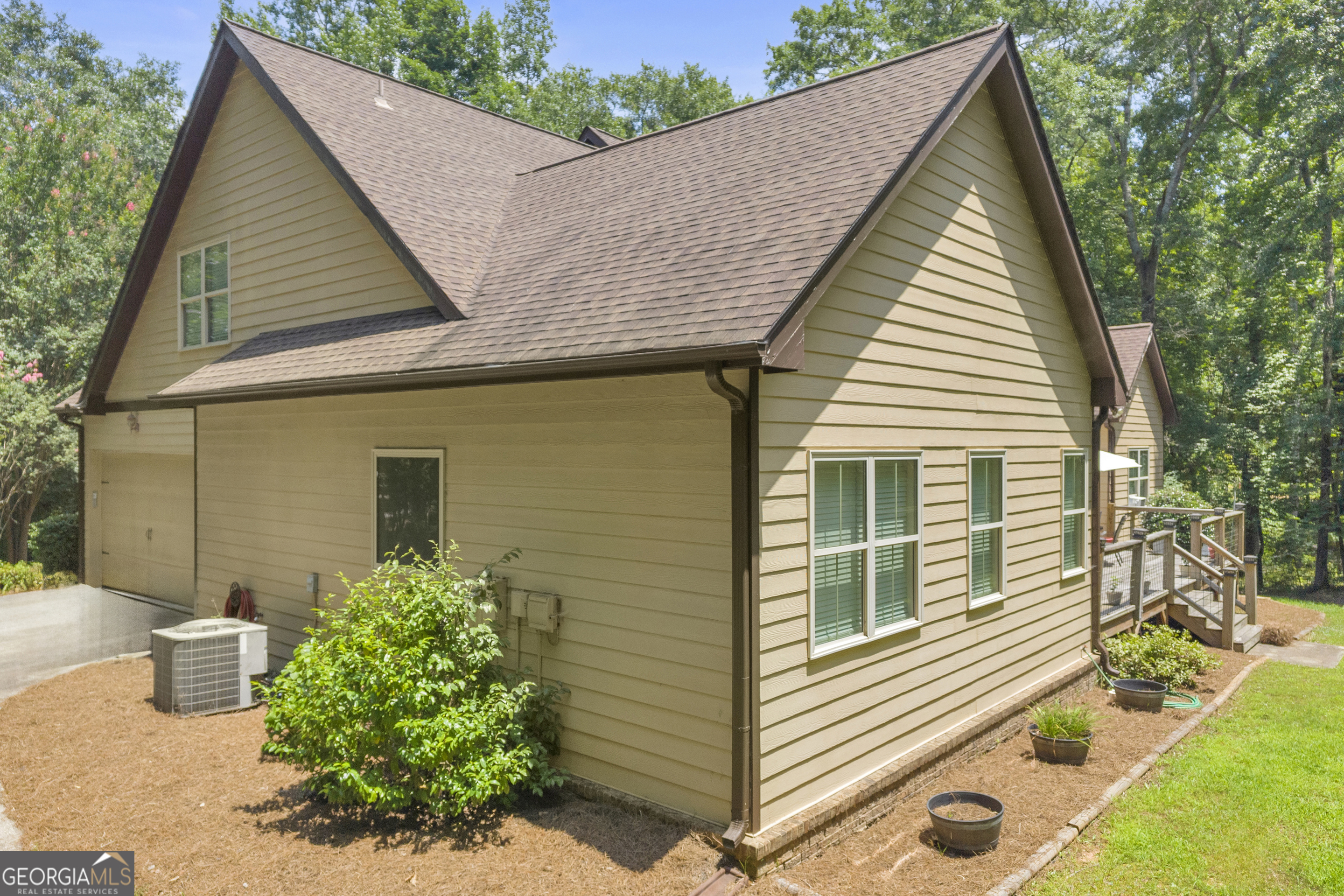 115 Creek Drive Property Photo 11