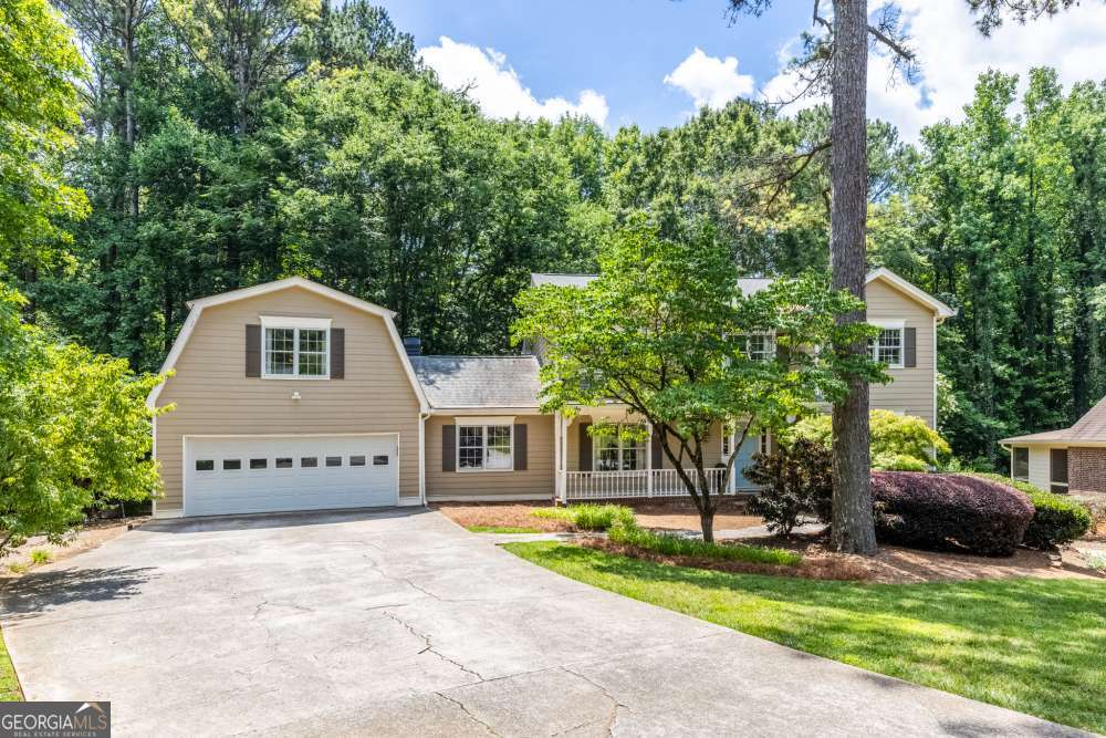1025 Foxfire Drive Property Photo 1