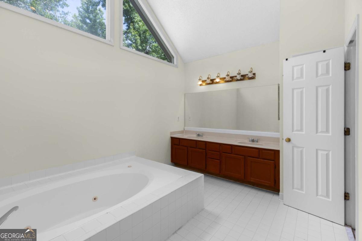1397 Wynford Gate Sw Property Photo 33