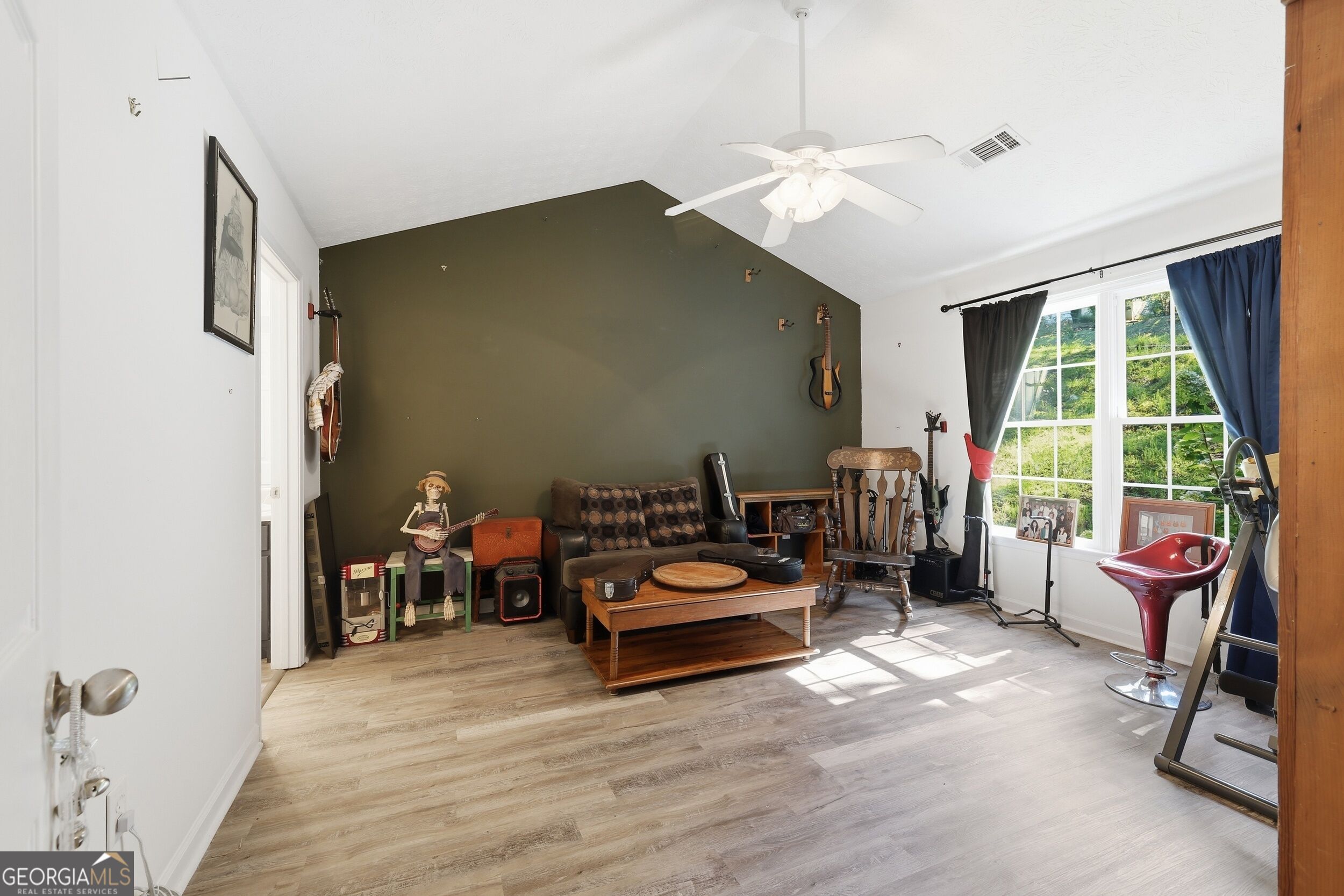 61 Majestic Oak Drive Property Photo 14